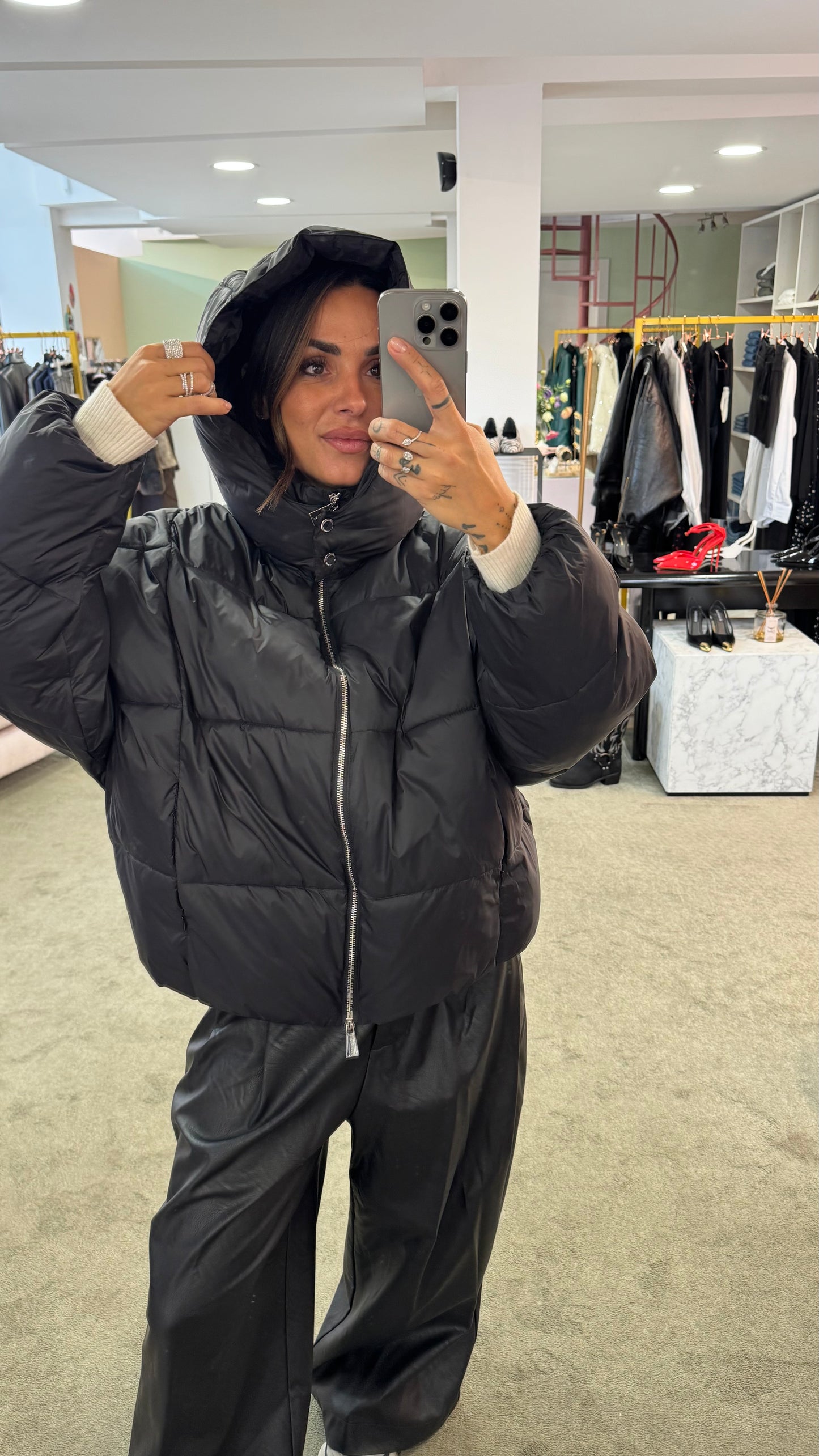 Piumino nero over con cappuccio Hinnominate