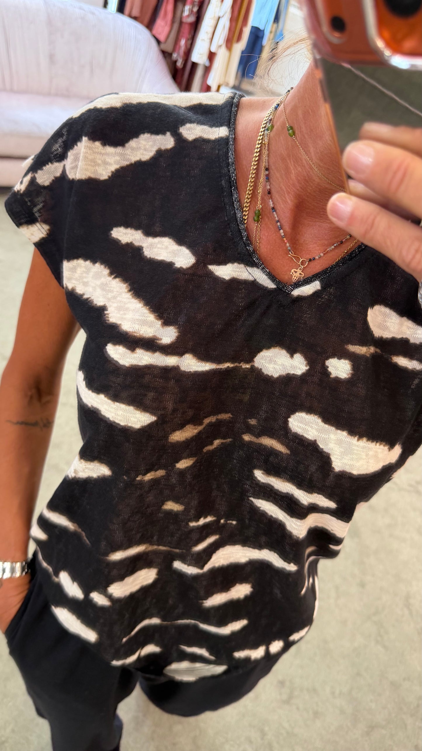 T-shirts nera e panna tie-dye scollo glitter sy