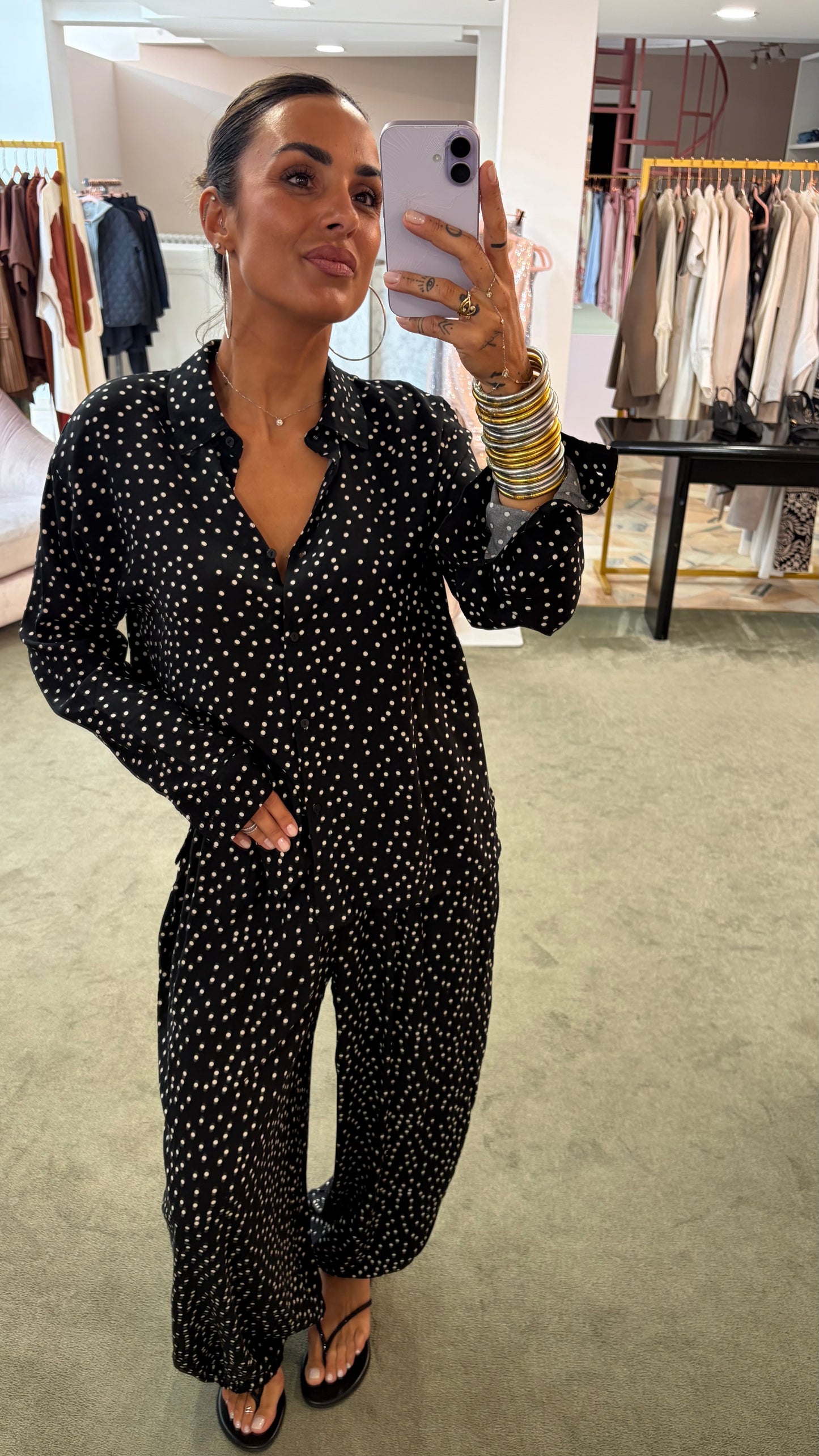 Camicia nera a pois in viscosa sy