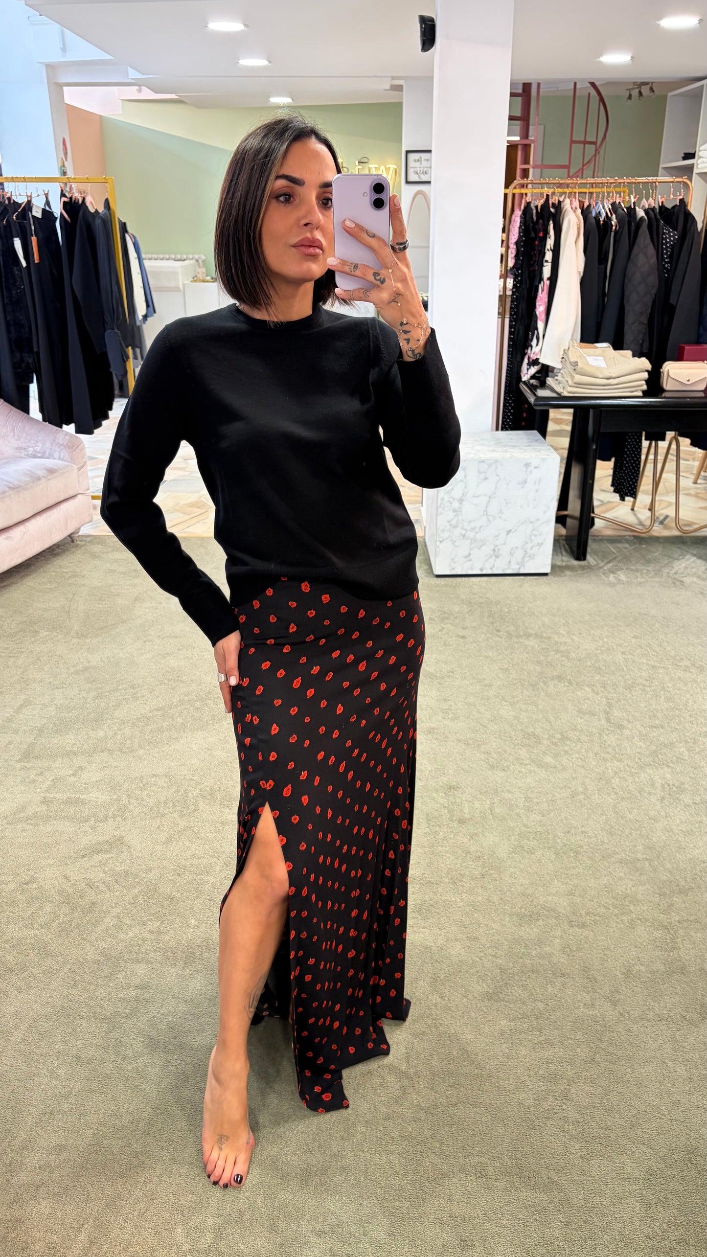 Gonna lunga anita MAR DE MARGARITAS nera e fiori rossi con spacco