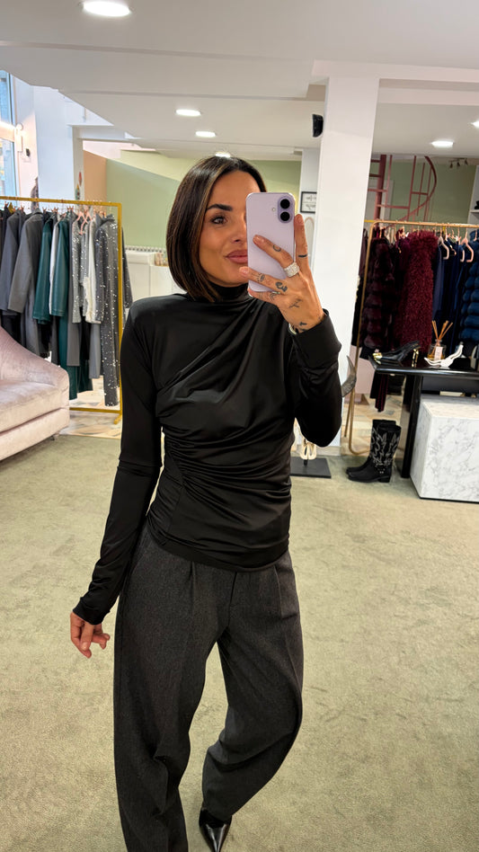 Maglia nera manica lunga drappeggiata ks