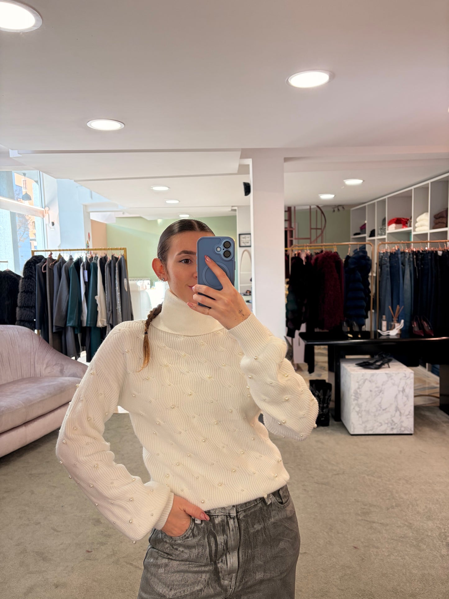 Dolcevita bianco a trecce con perle fr