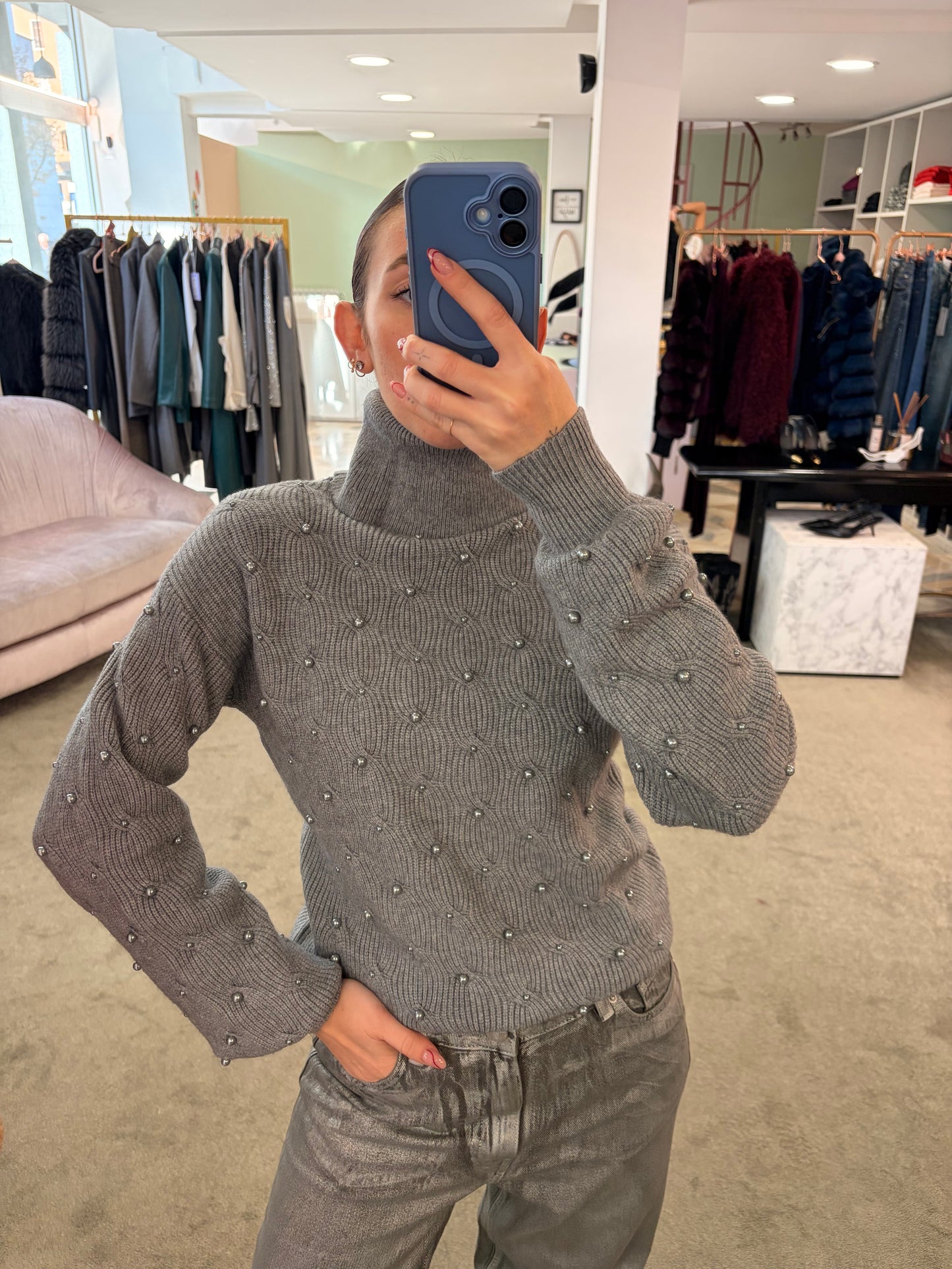 Dolcevita grigio a trecce con perle fr