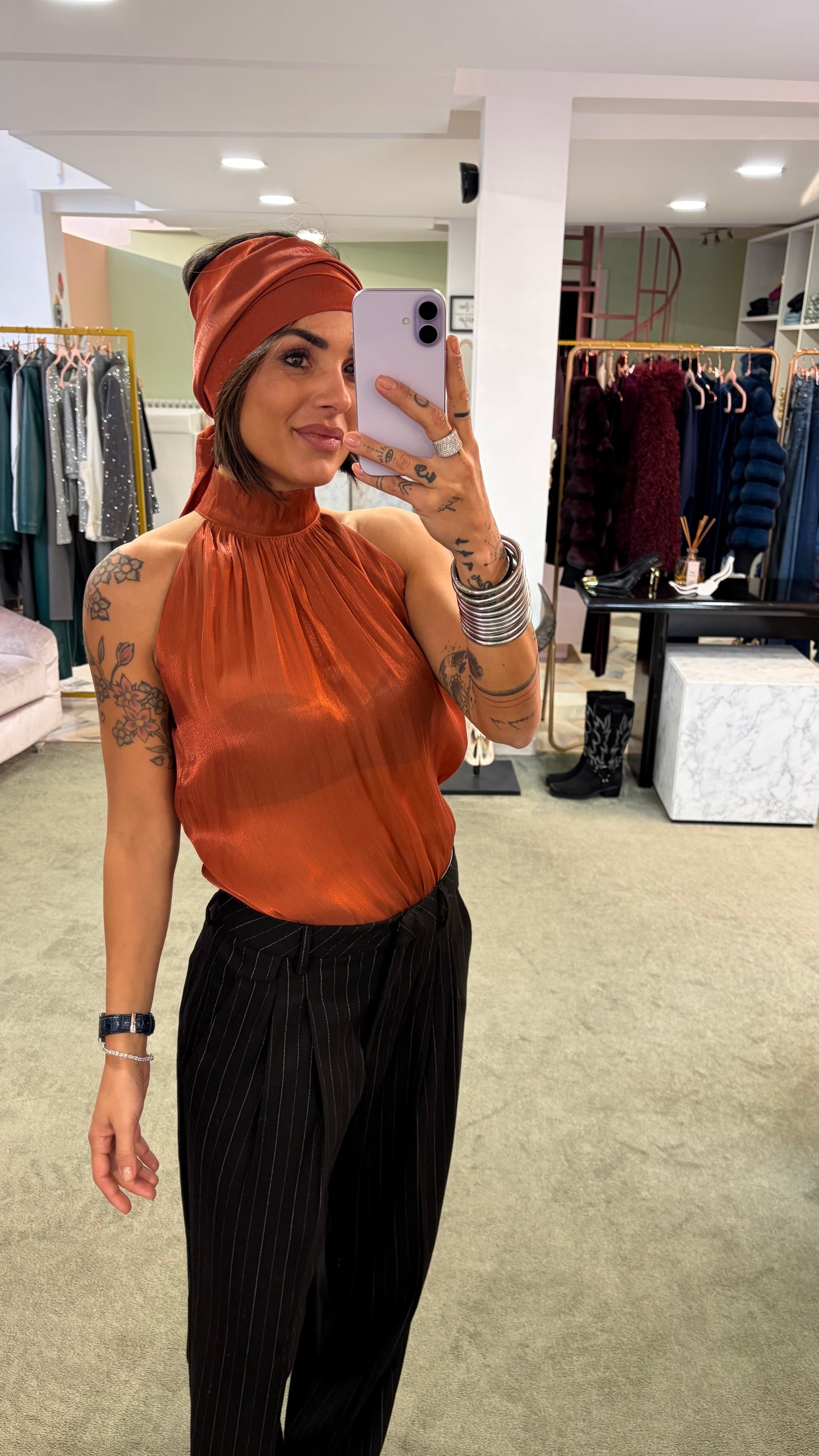 Pantaloni neri gessato con pences misto lana sl