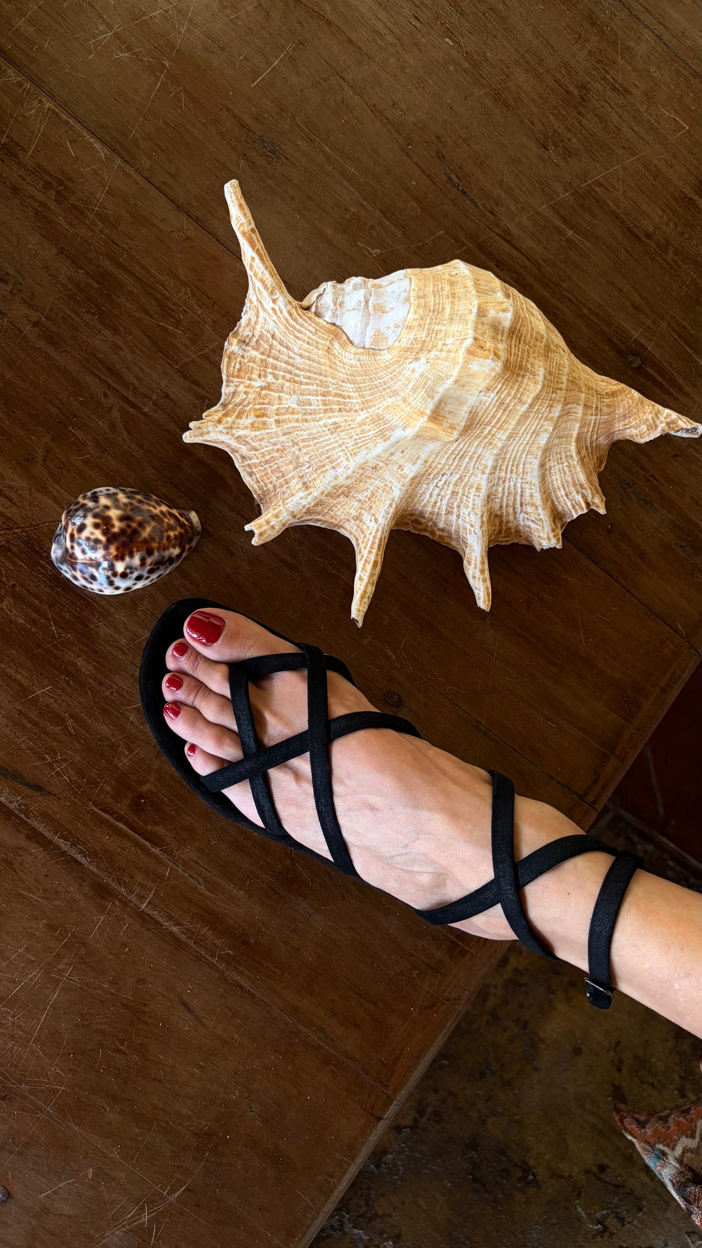 Ciabattina infradito platform Gisella nera in suede