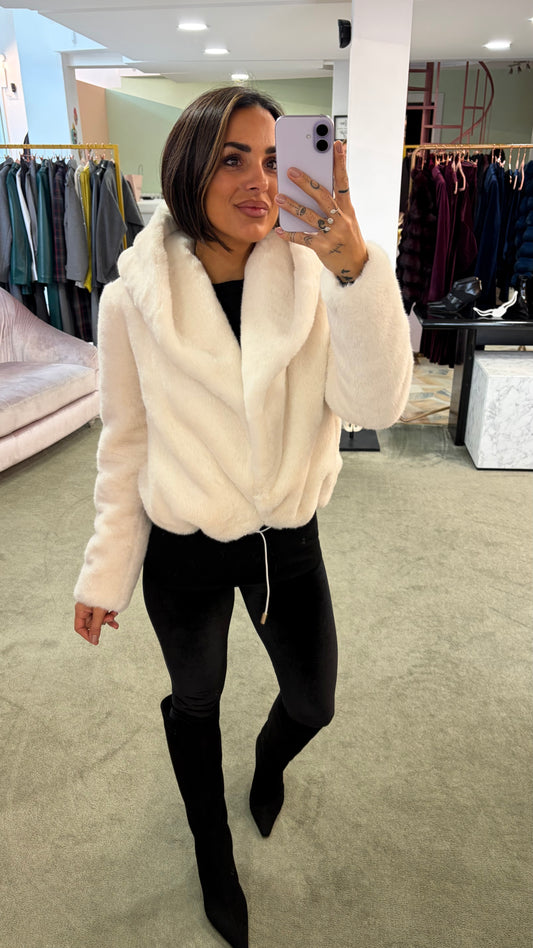 Pelliccia eco visone bianca luxury con cappuccio ys