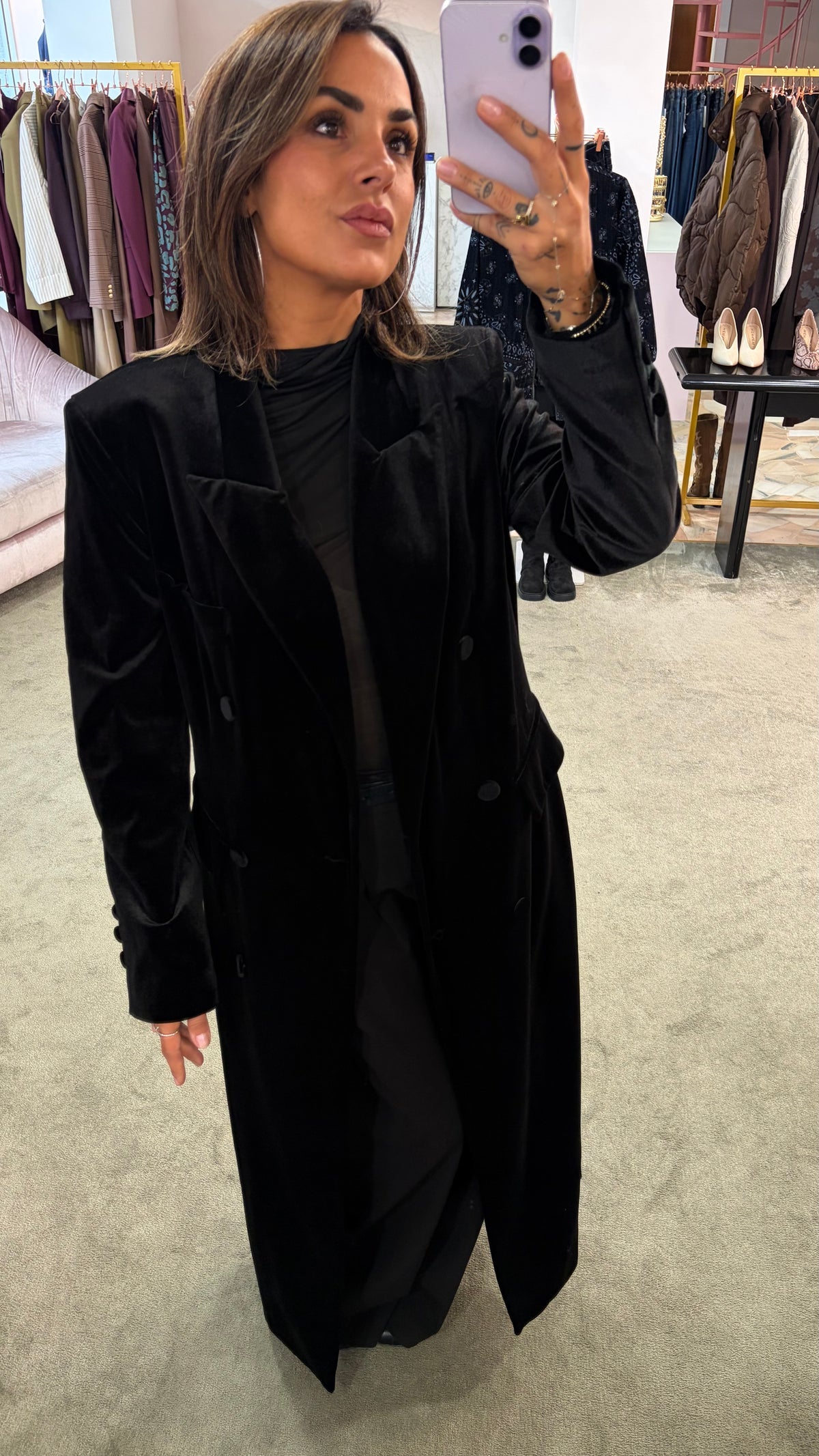 Cappotto lungo nero in velluto Don't@Me