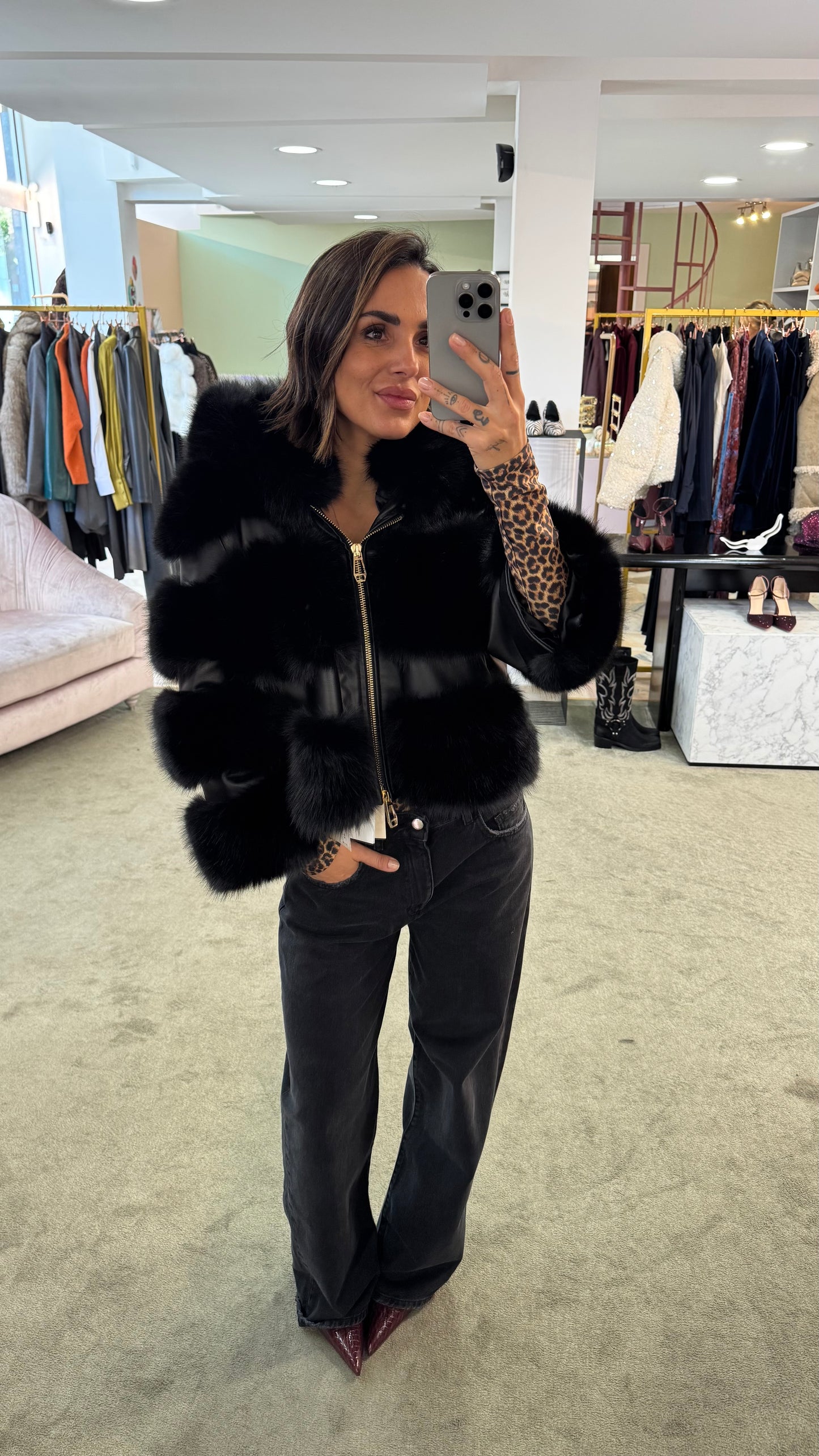 Pelliccia eco nera luxury con cappuccio ys