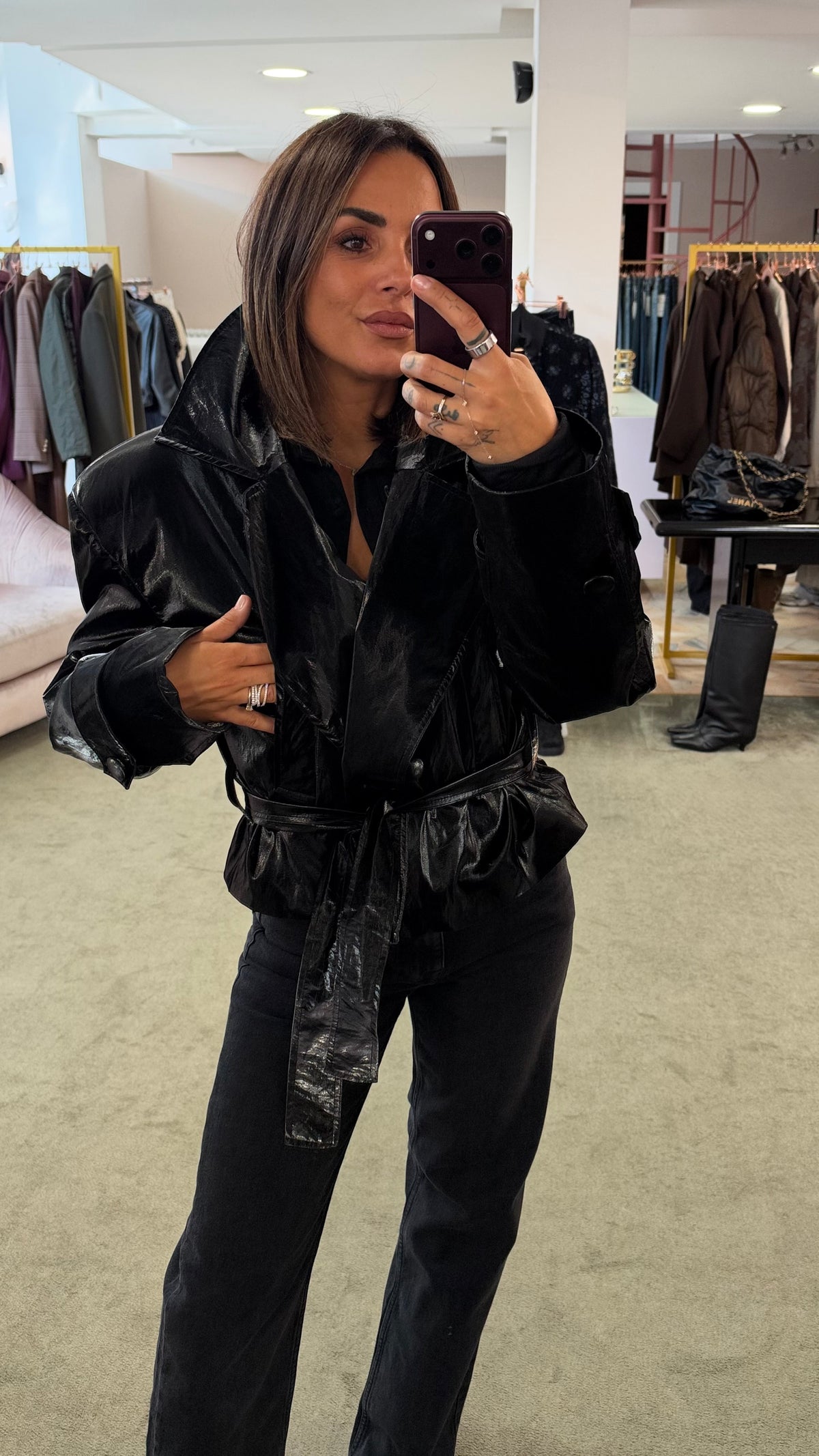 Mini trench bomber nero spalmato lucido corto ks
