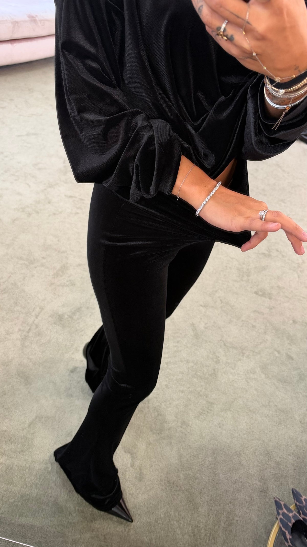 Pantaloni neri flare in velluto Don't@Me