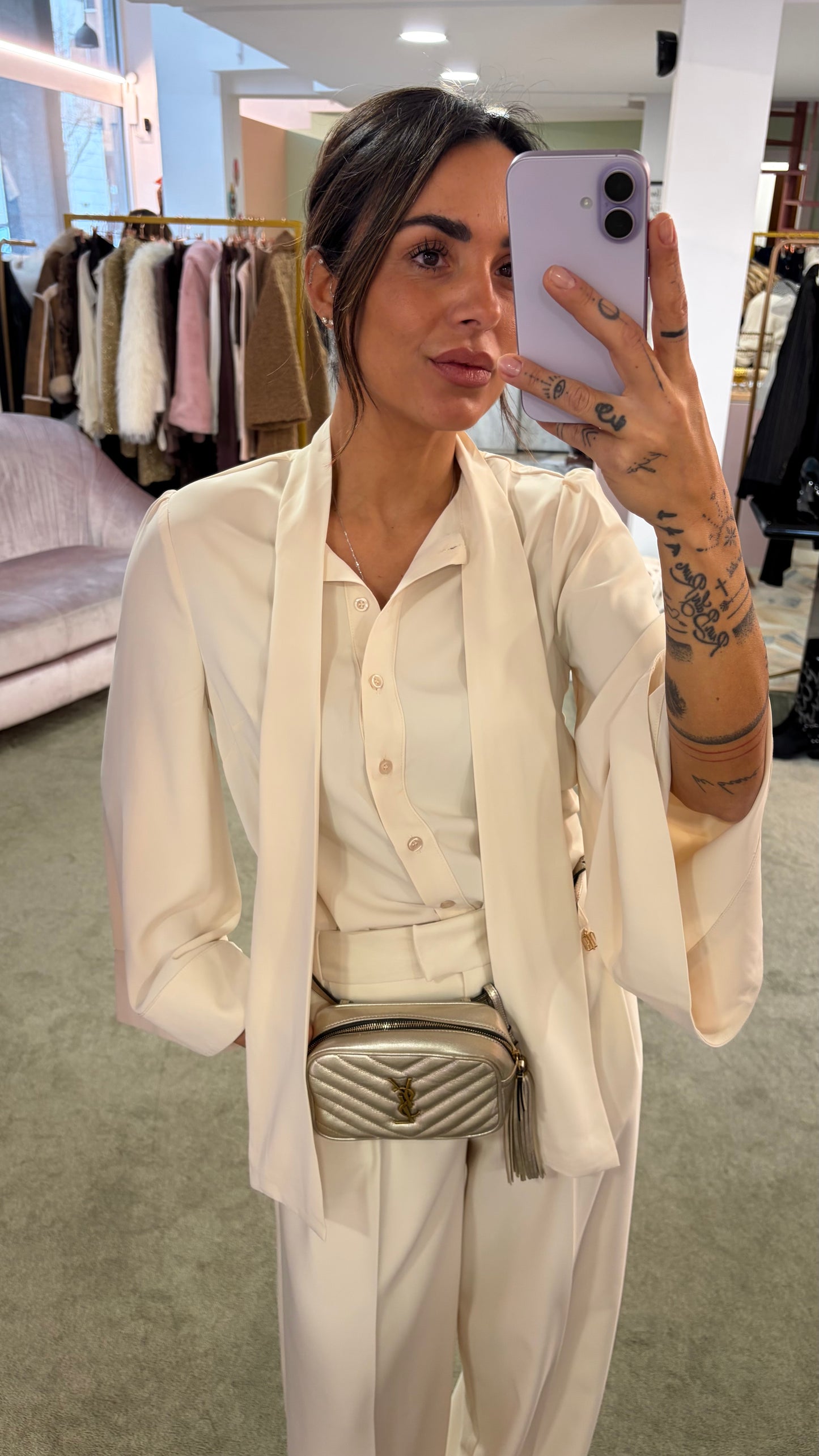 Camicia panna con sciarpina e manica a kimono ay