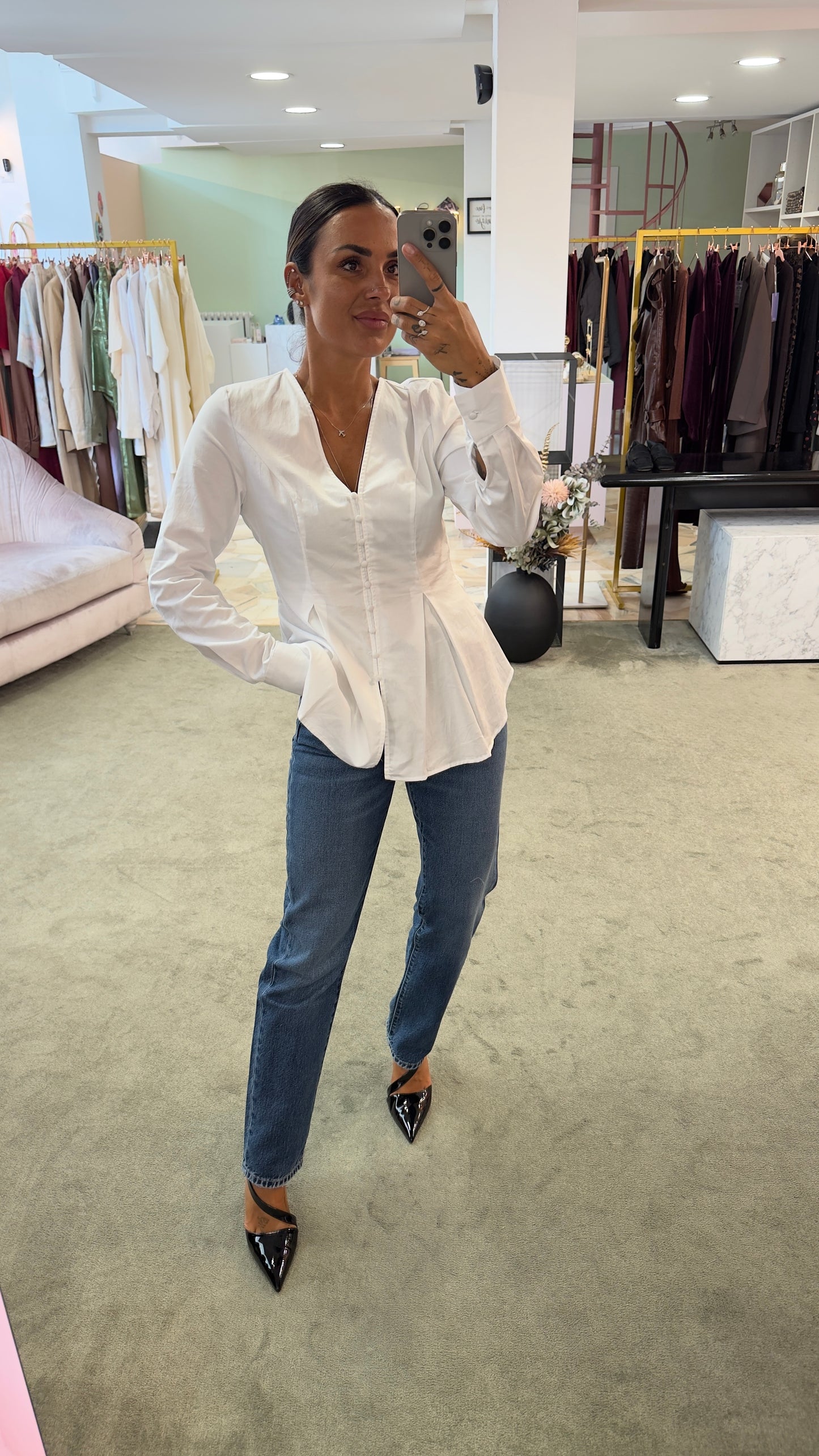 Camicia bianca scollo a v sciancrata sl