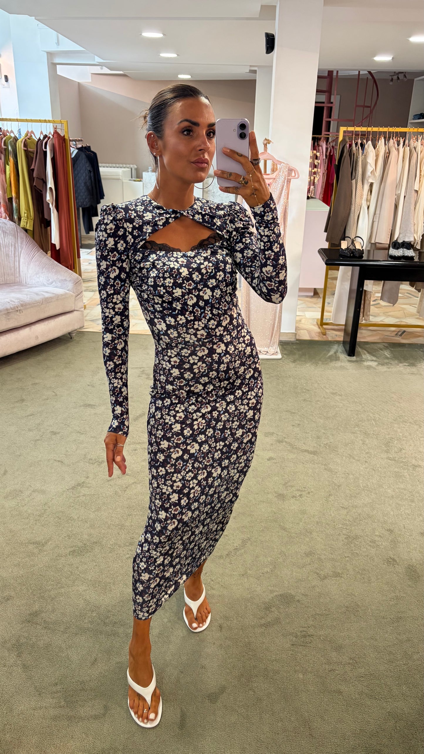 Abito blu con fiorellini cut out pizzo MAR DE MARGARITAS