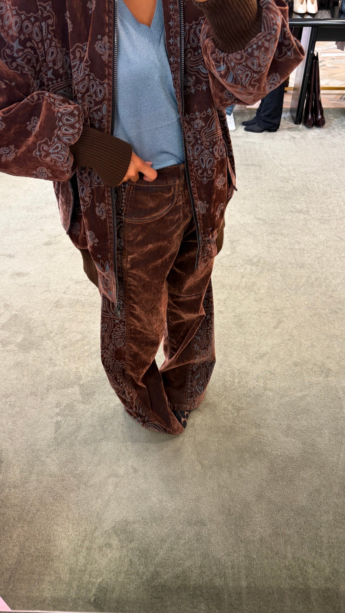 Pantaloni marroni wide in velluto con inserti bandana Don't@Me