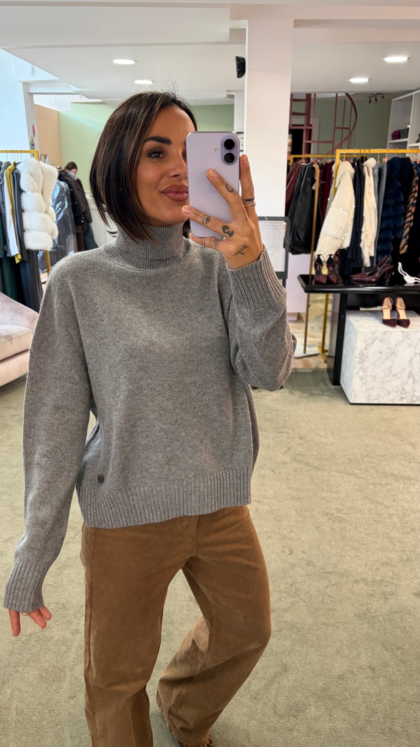 Dolcevita grigio a scatola in angora doppio filo tk