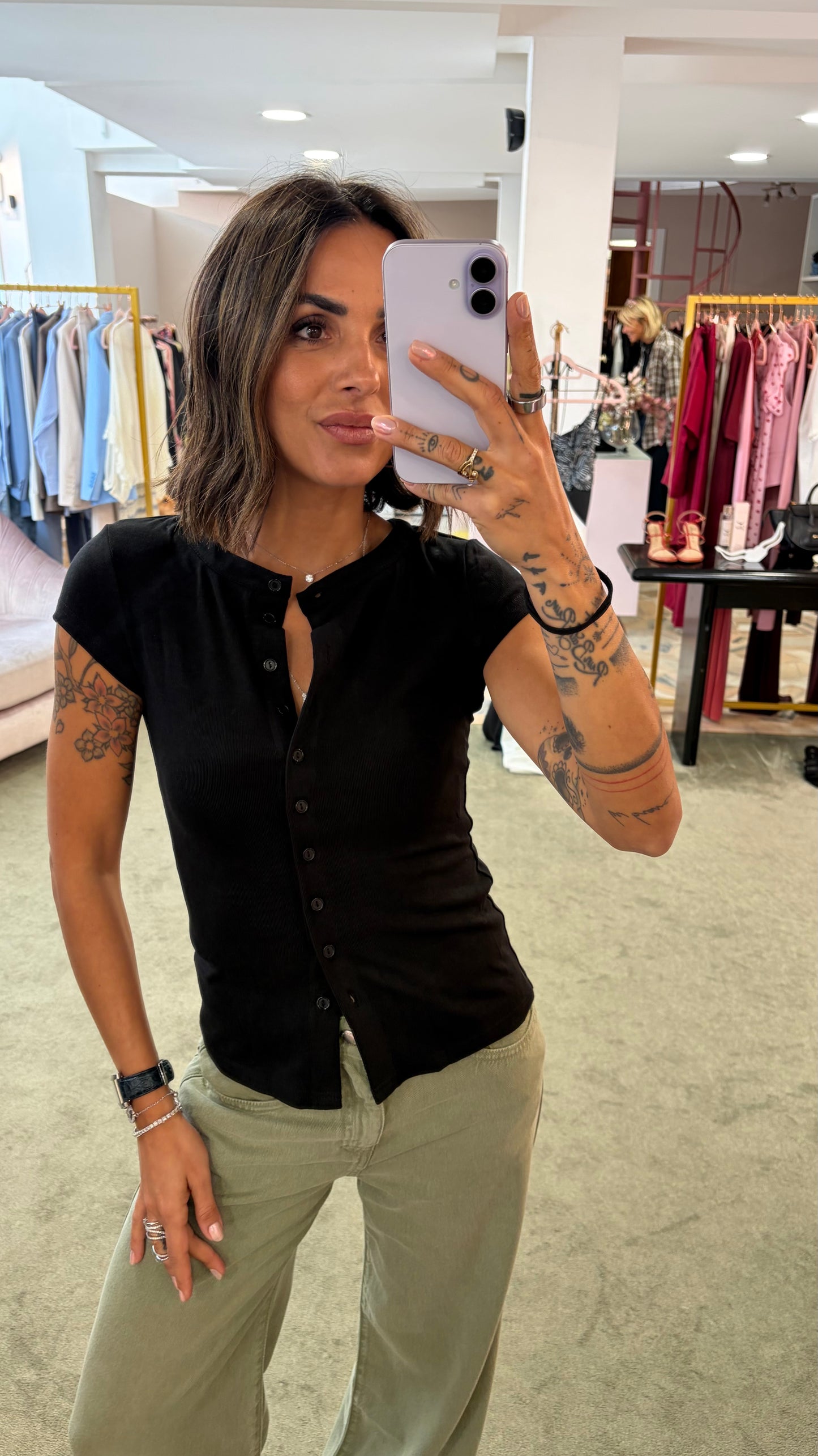 Cardigan t-shirt nero con bottoncini gl