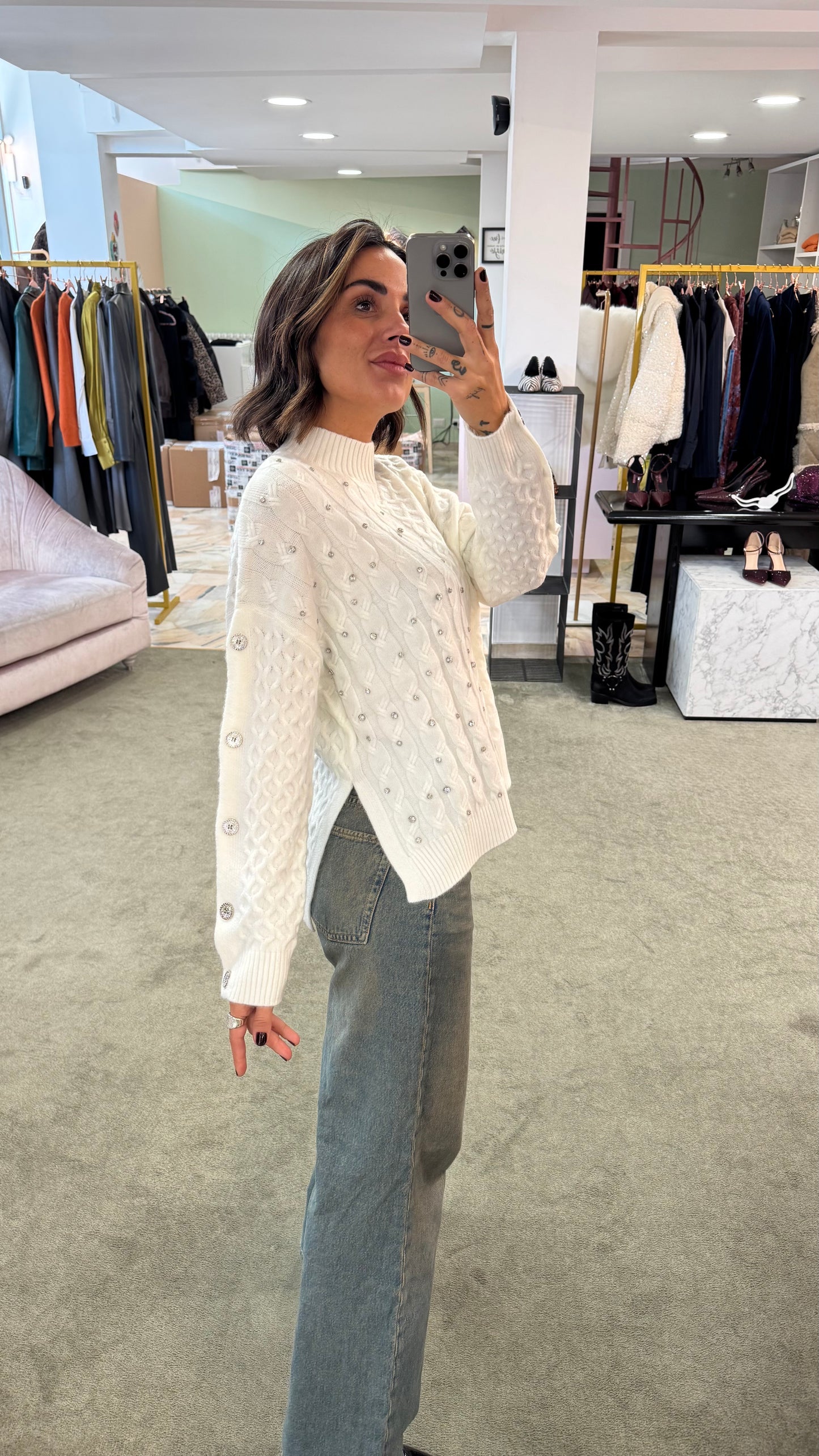 Maglione bianco a trecce con pietre fr