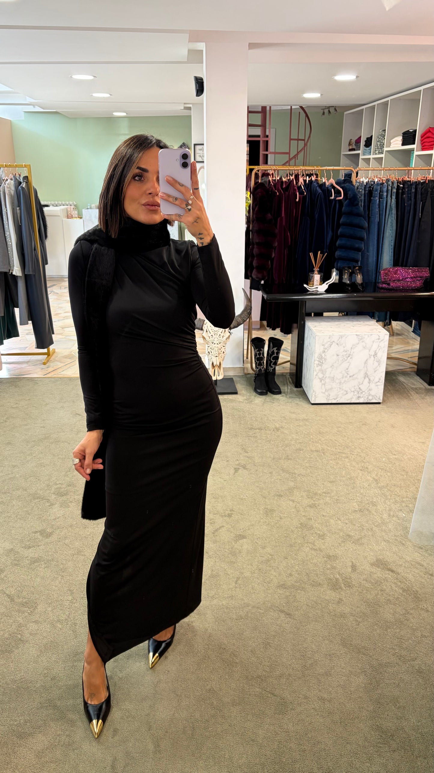 Abito lupetto tubino nero con arricciature gl