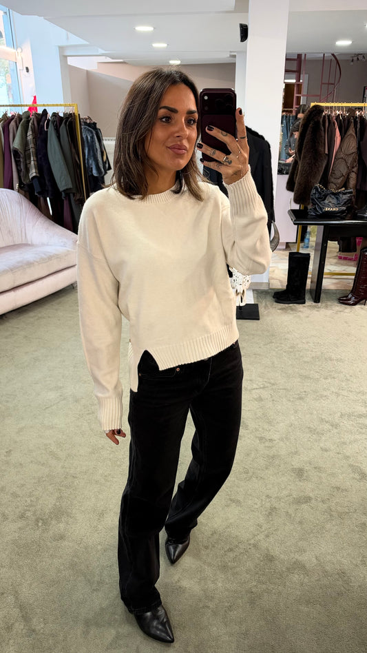 Maglione panna con spacchi asimmetrici tk