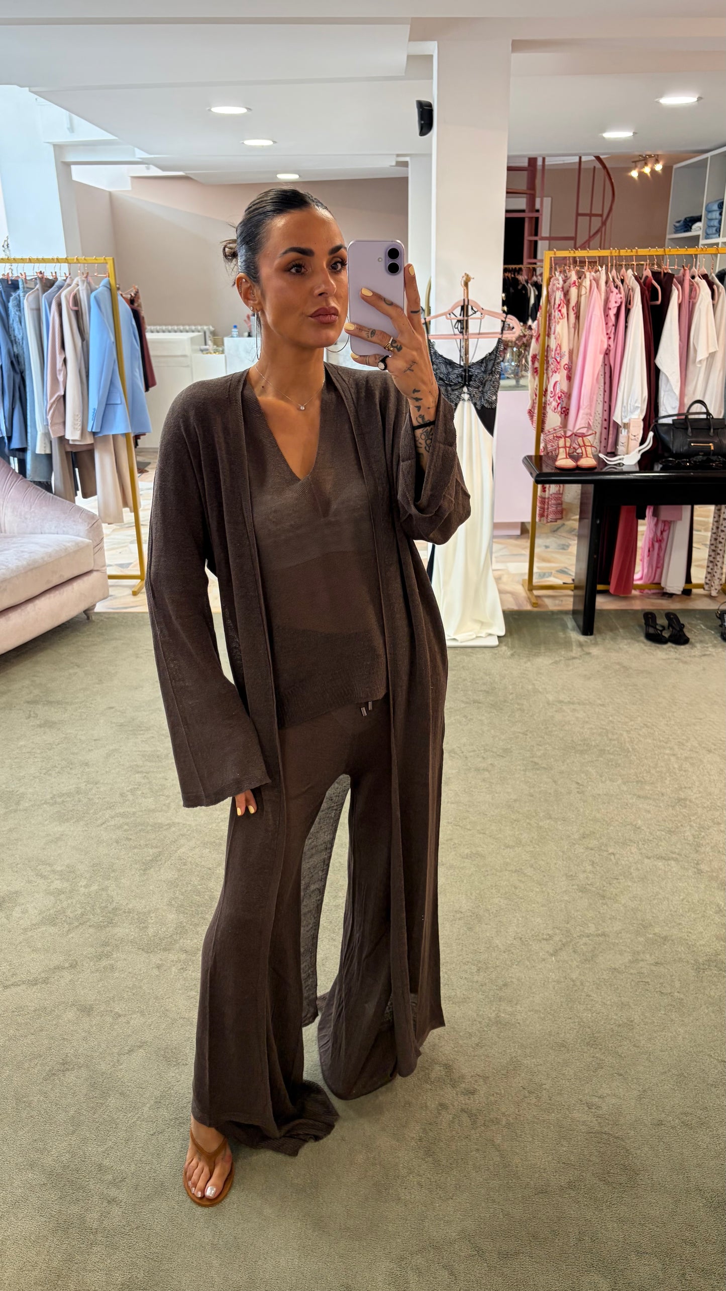 Maglia marrone cacao scollo a v in lino fy