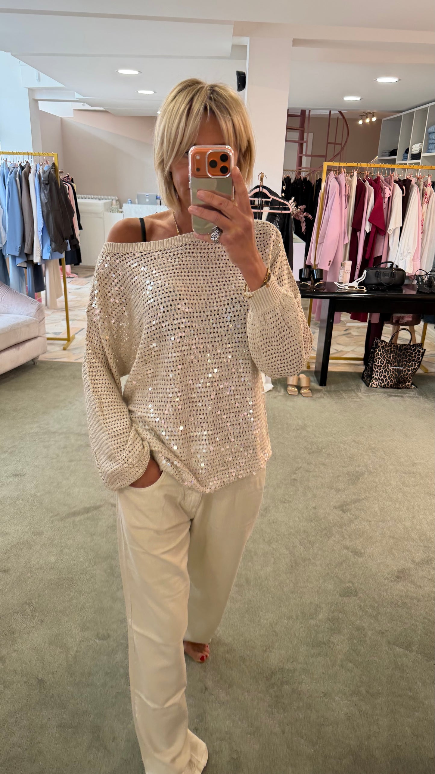 Maglia beige traforata con paillettes oversize fr