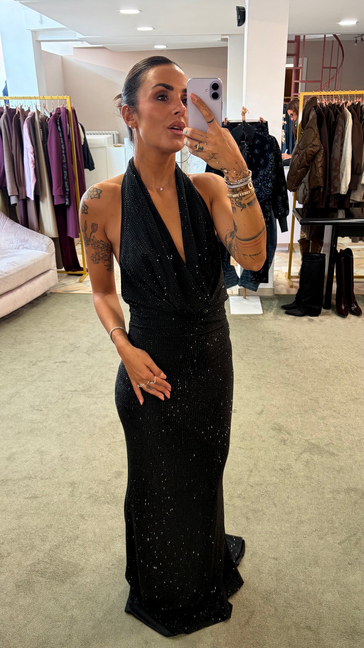 Abito lungo kuta nero a sirena con scollo drappeggiato tw