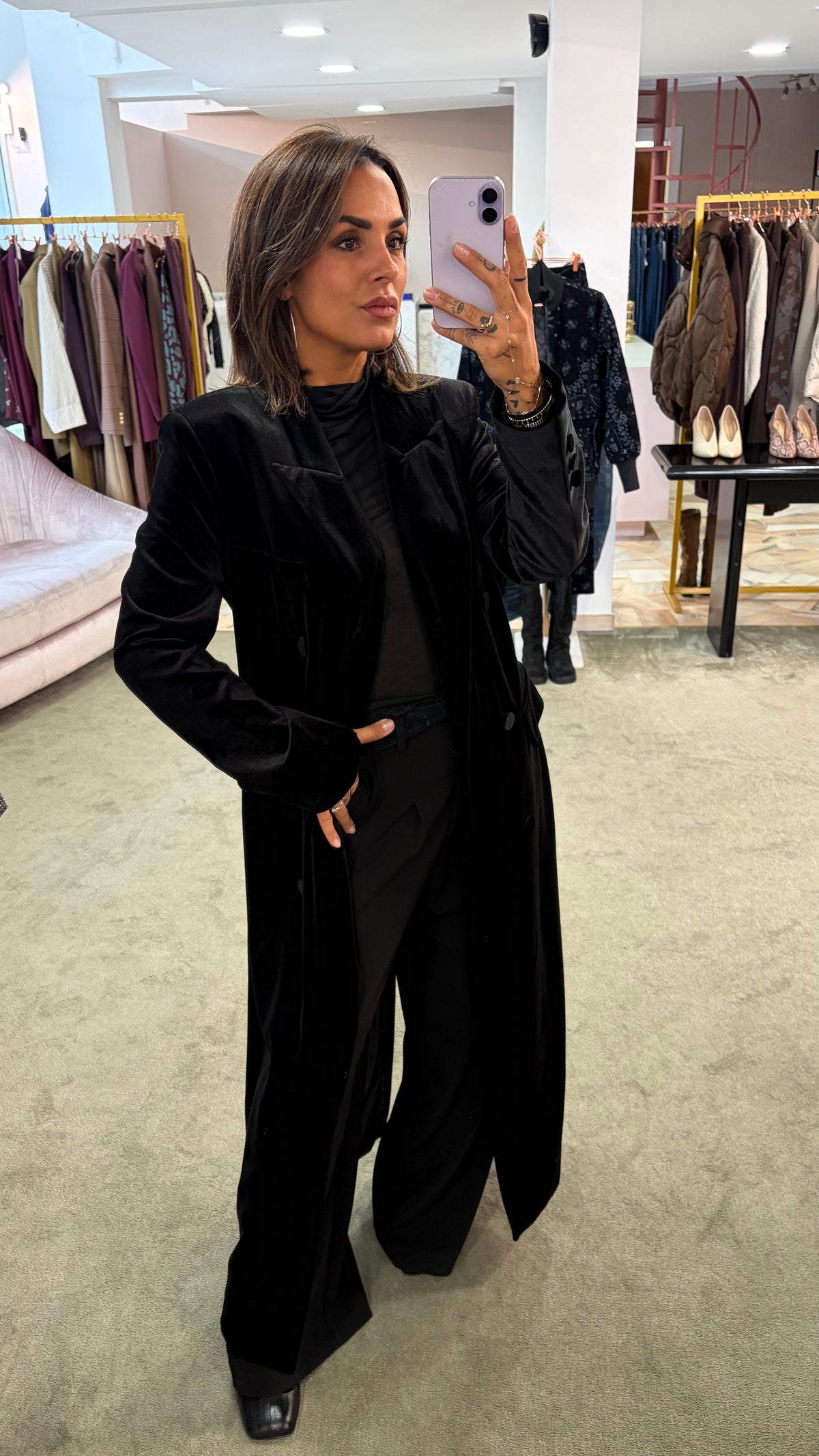 Cappotto lungo nero in velluto Don't@Me