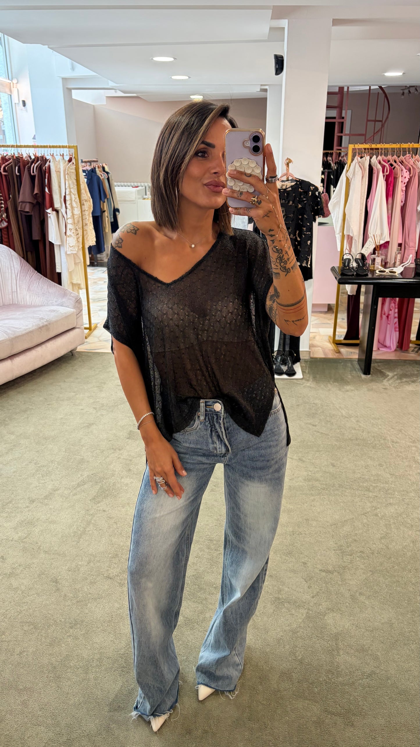 Maglia scollo a v nera in lurex manica scesa ay