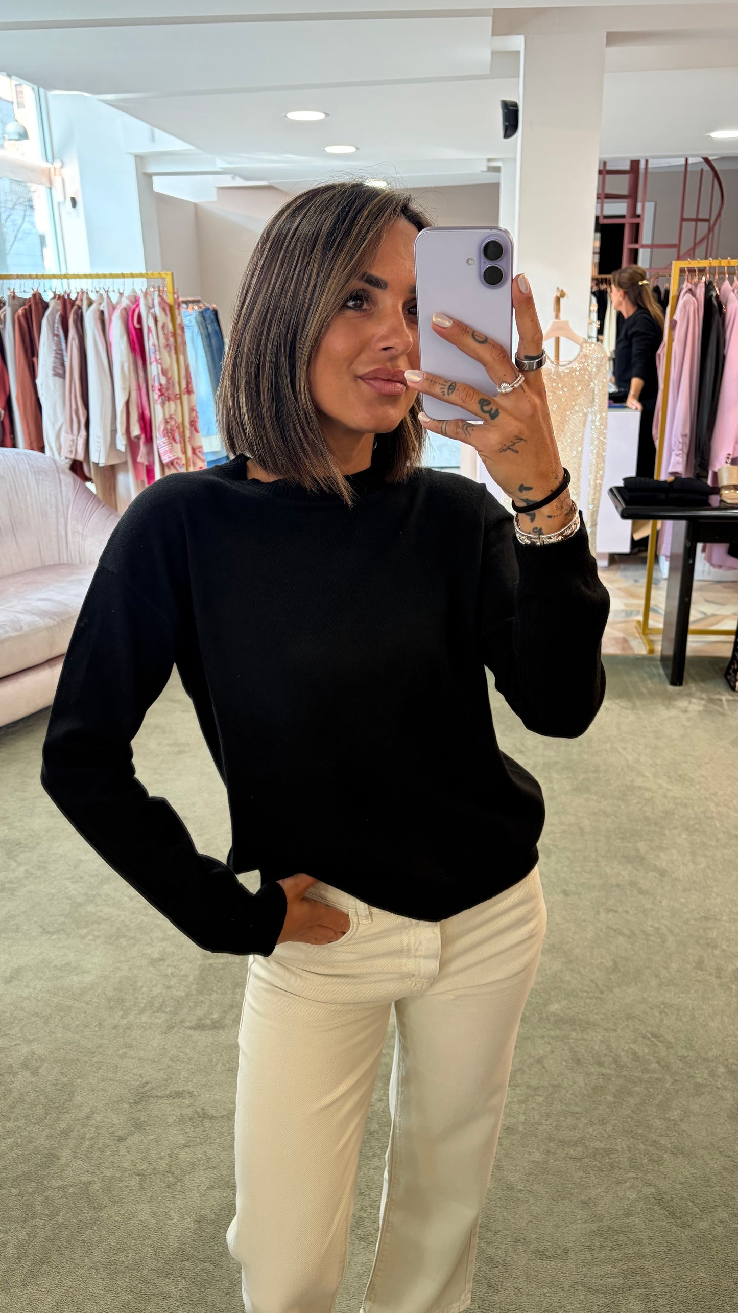 Maglione girocollo nero ay