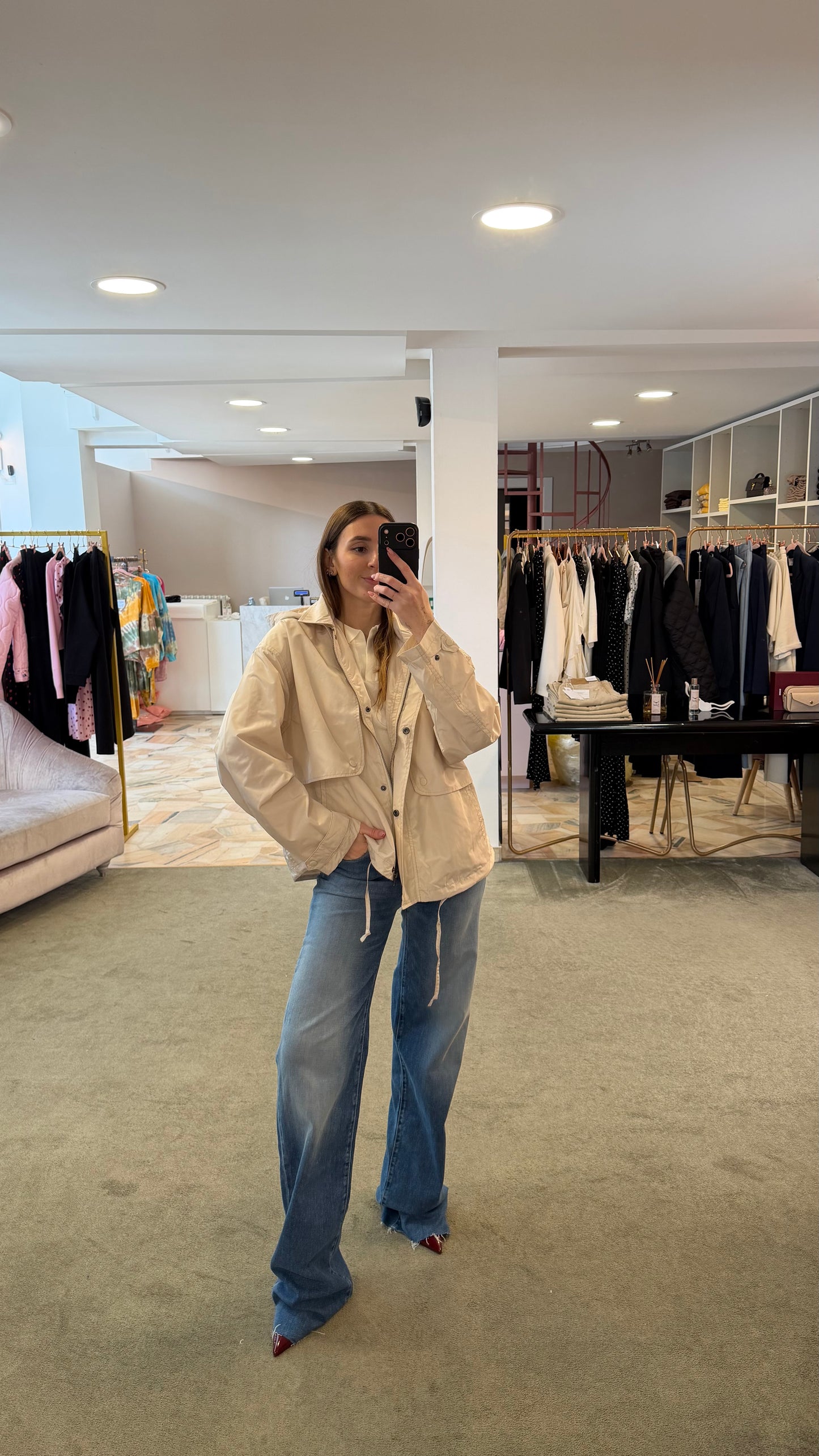 Trench panna corto con cappuccio sy