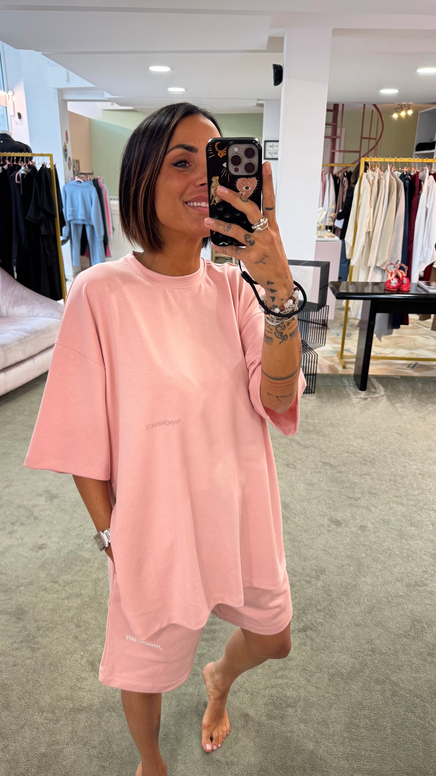T-shirt rosa over in modal con spacchi hinnominate