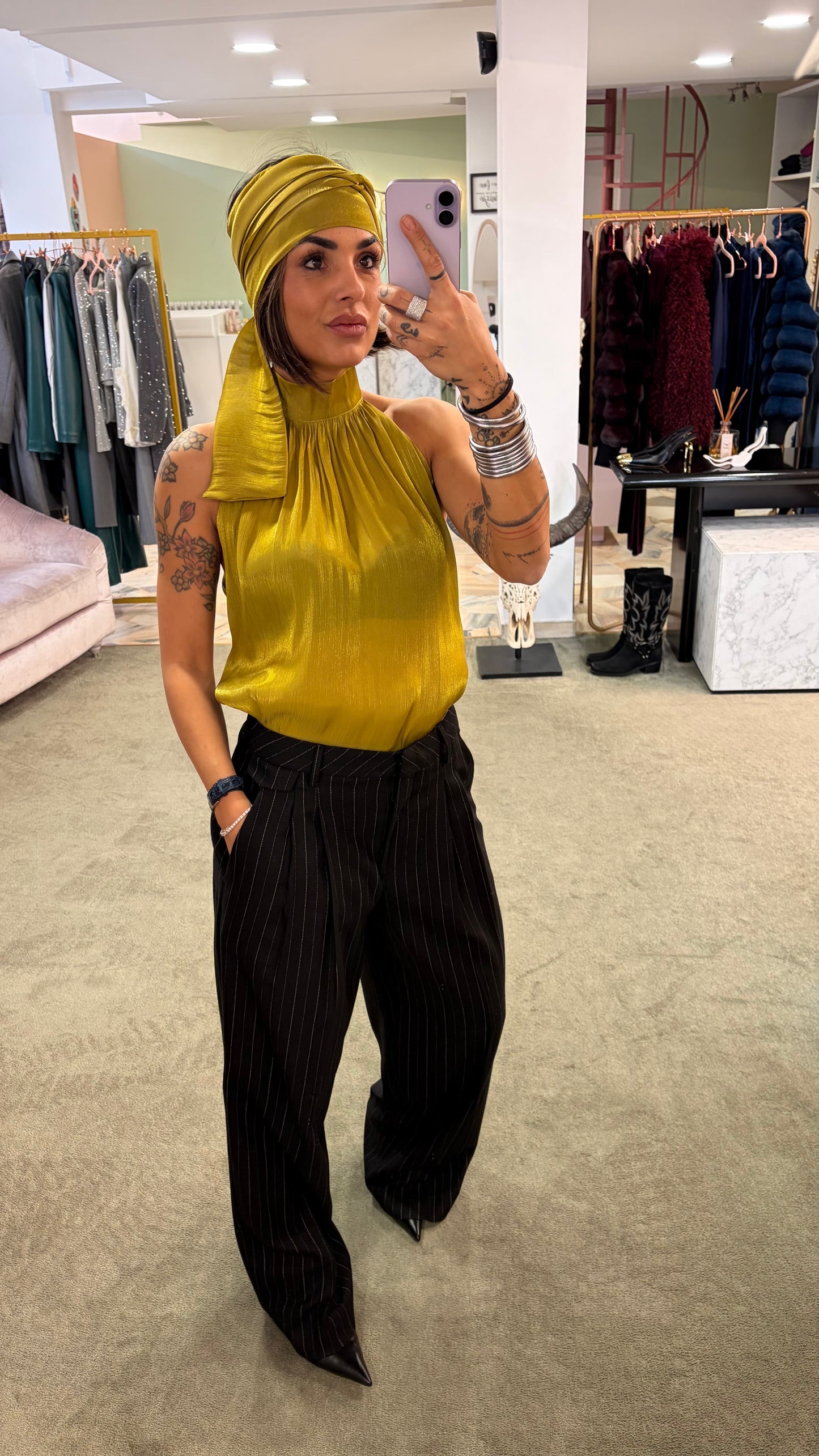 Camicia oliva smanicata con sciarpina Actualee