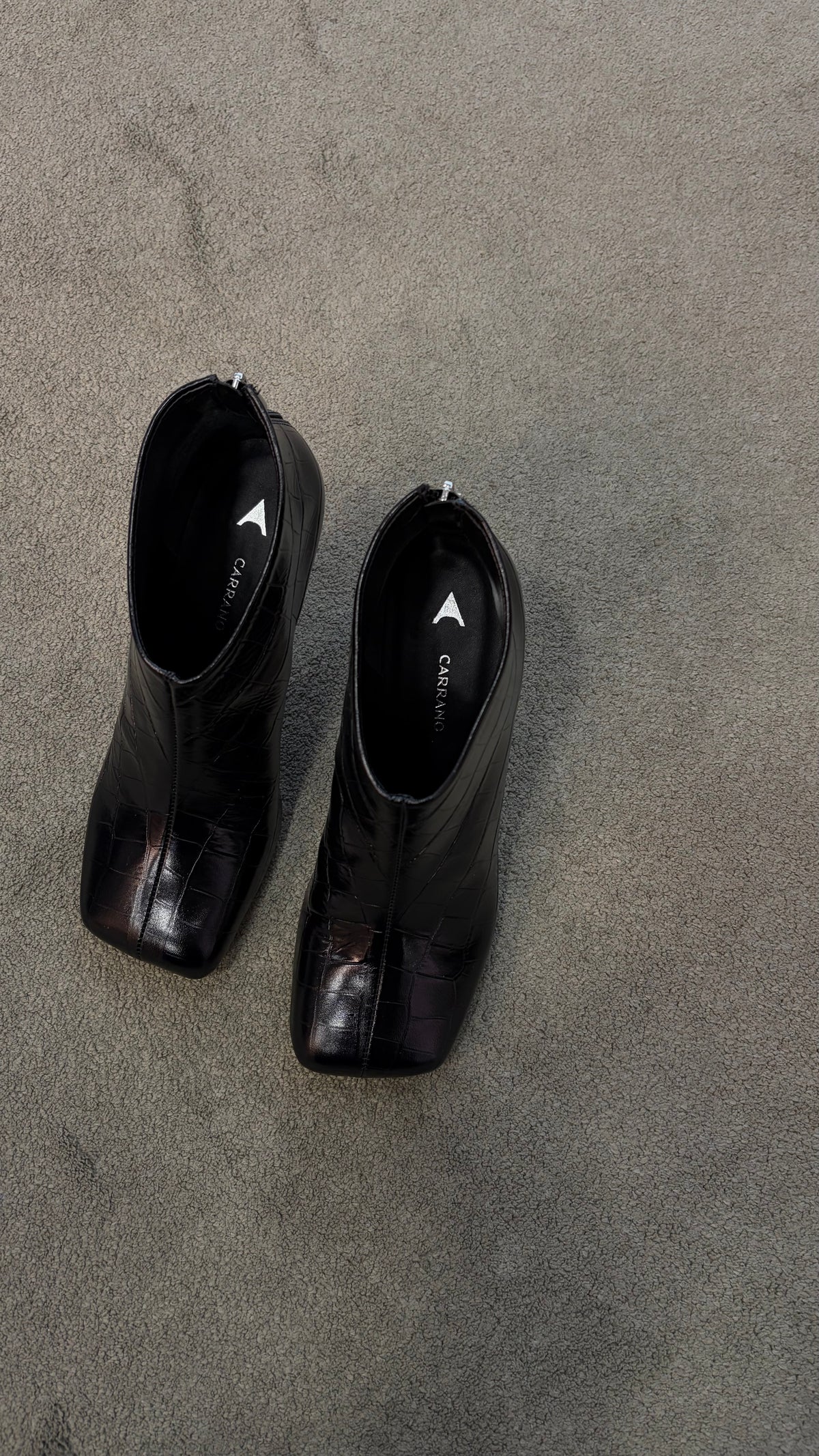 Stivaletto nero in pelle crocco e punta quadrata cr