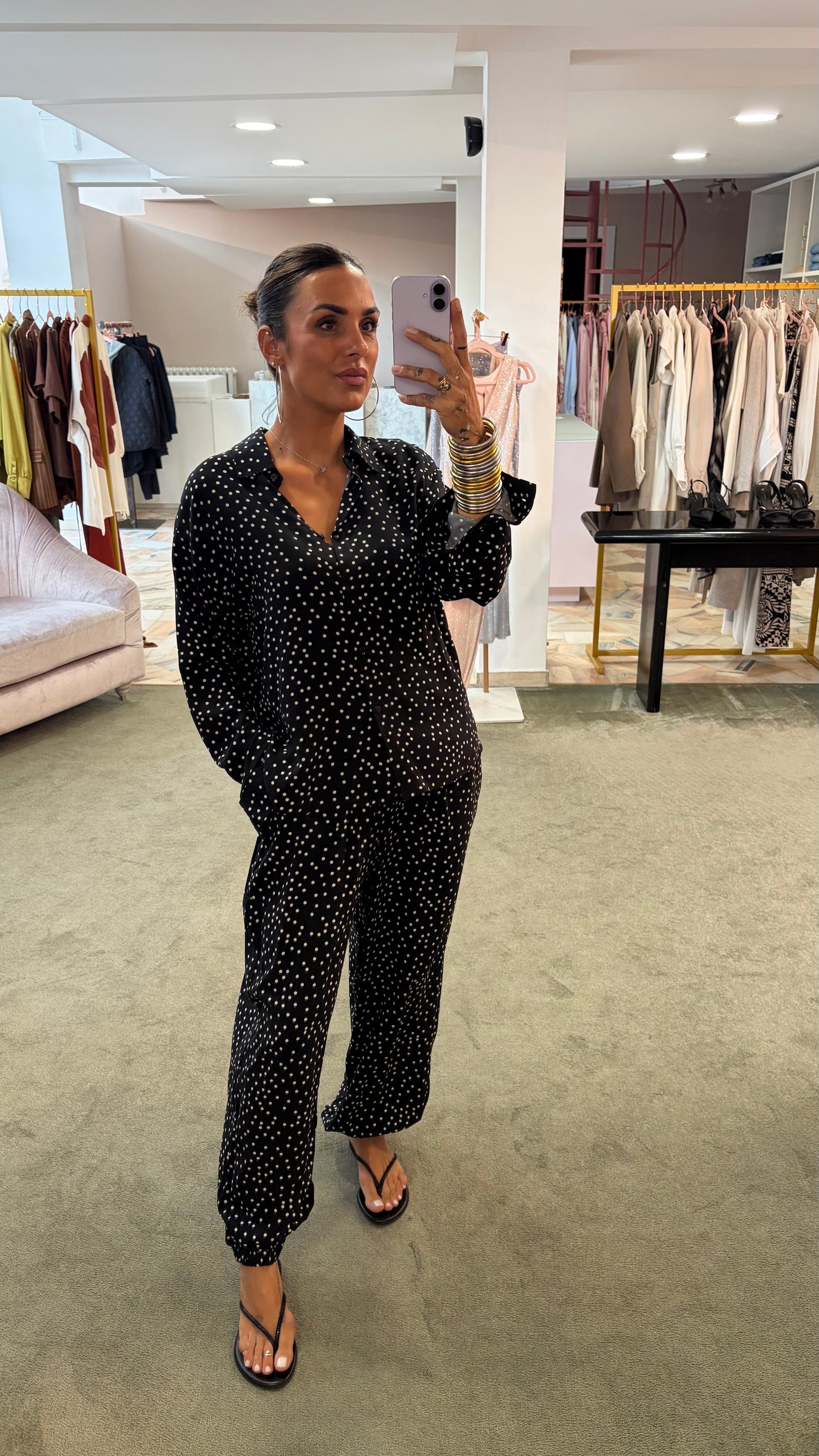 Camicia nera a pois in viscosa sy
