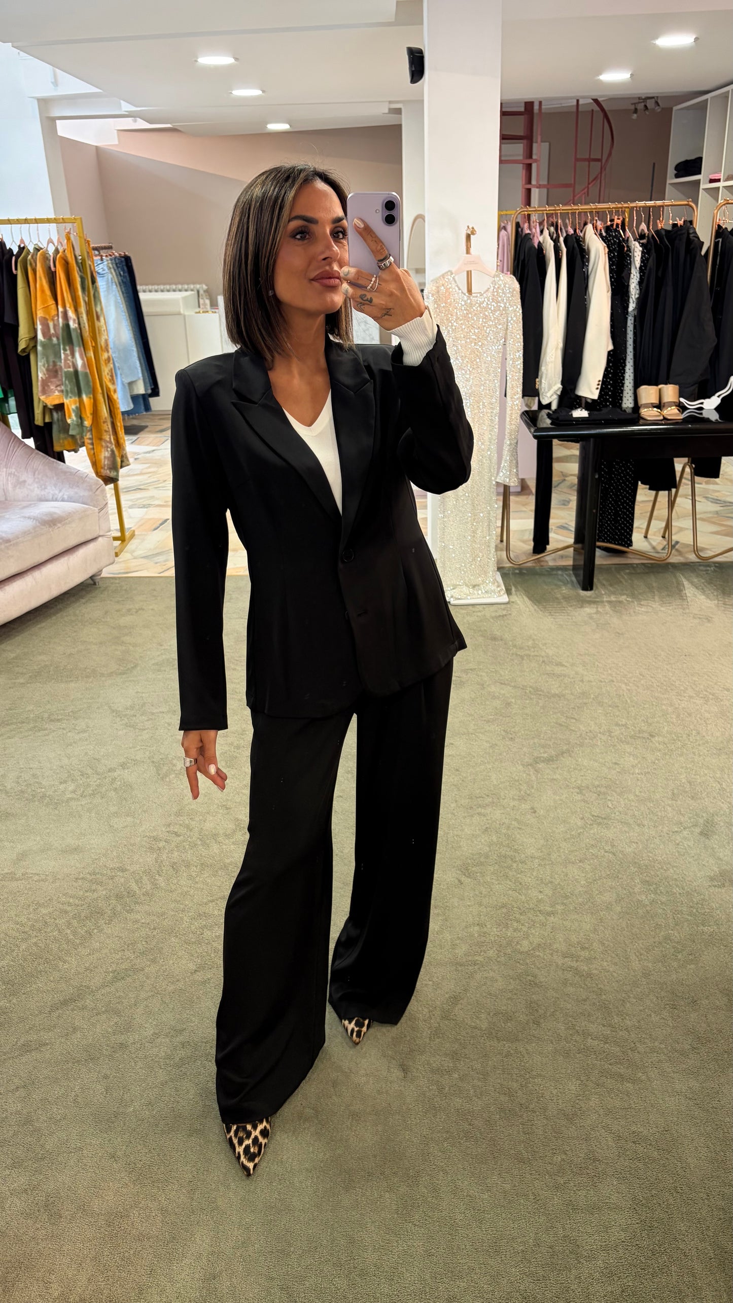 Pantaloni neri wide leg leggeri ay