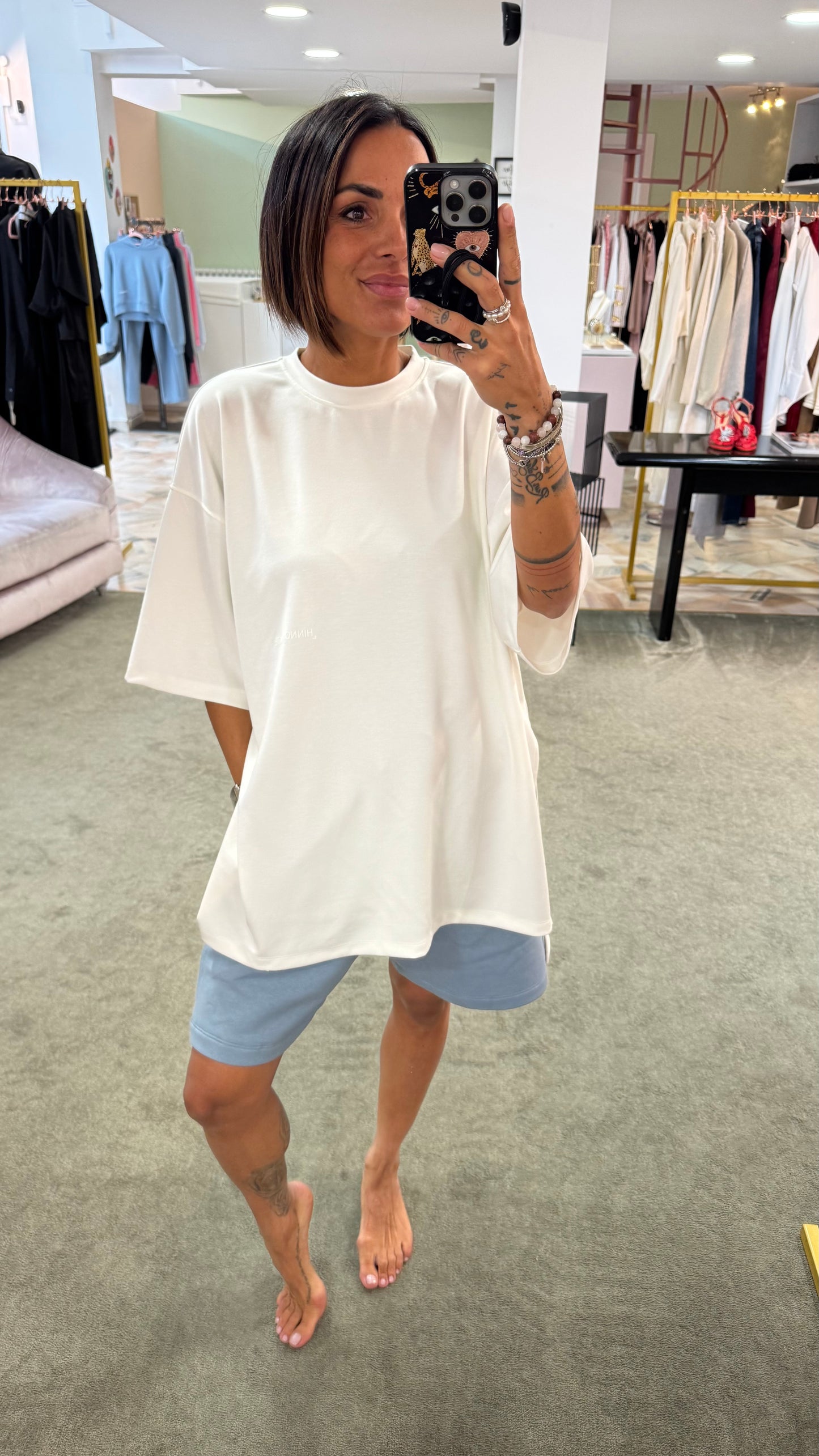 T-shirt bianca panna over in modal con spacchi hinnominate