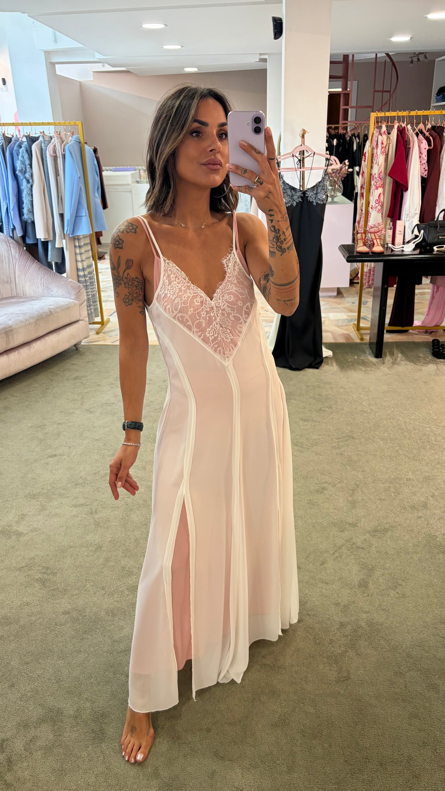 Abito lungo rosa e bianco sottoveste con inserti in pizzo fr