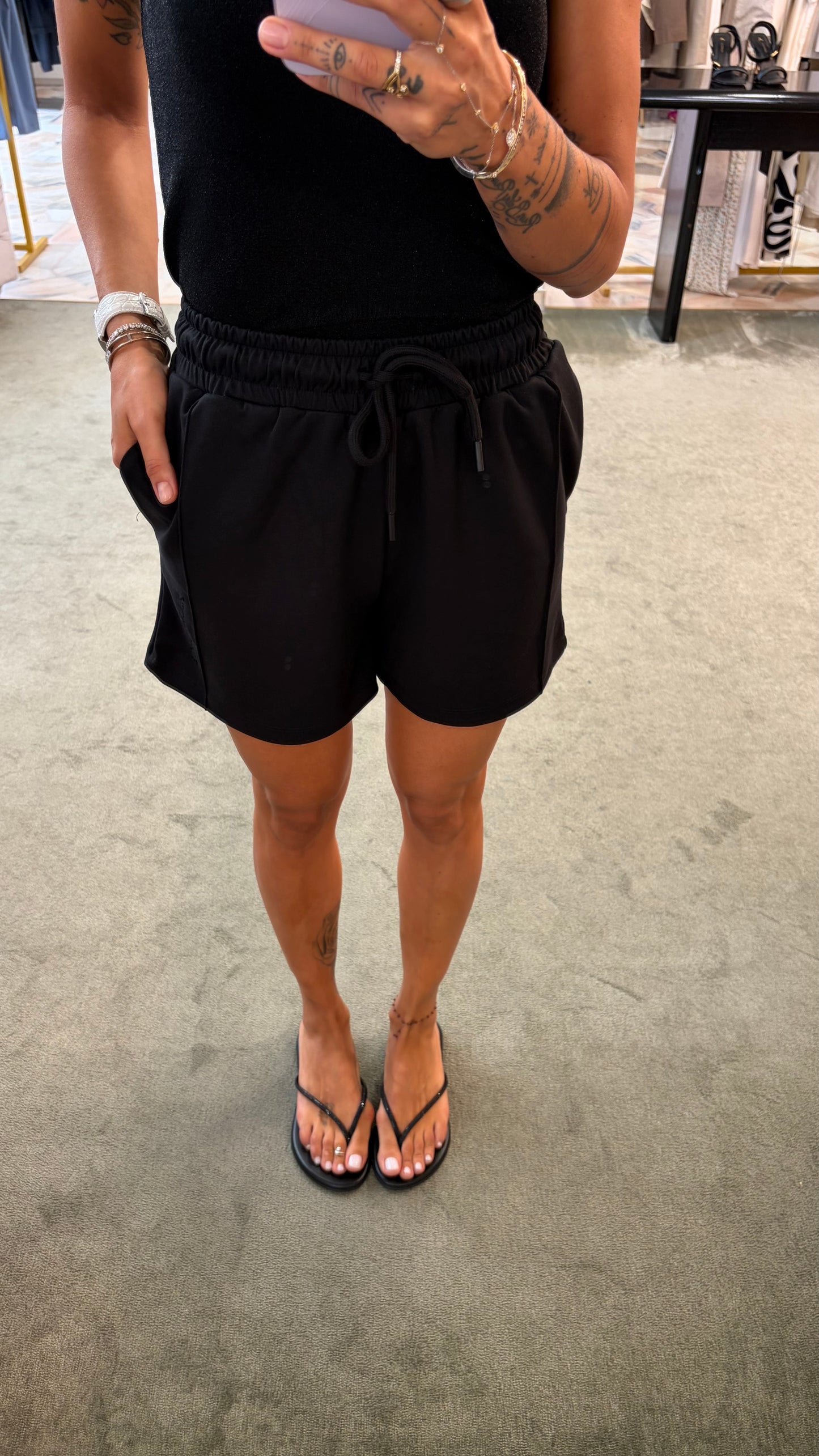 Shorts nero in viscosa Hinnominate
