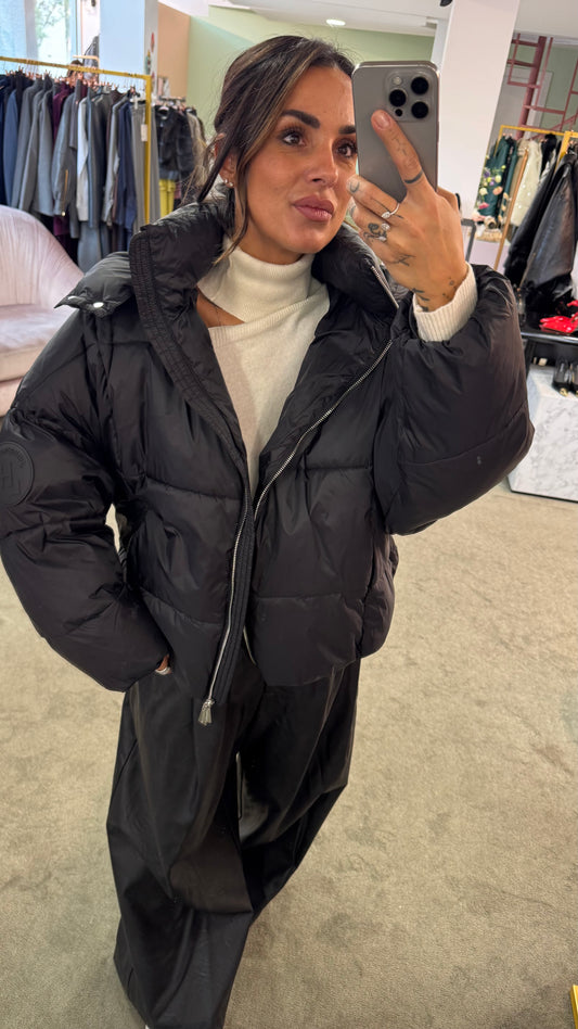 Piumino nero over con cappuccio Hinnominate