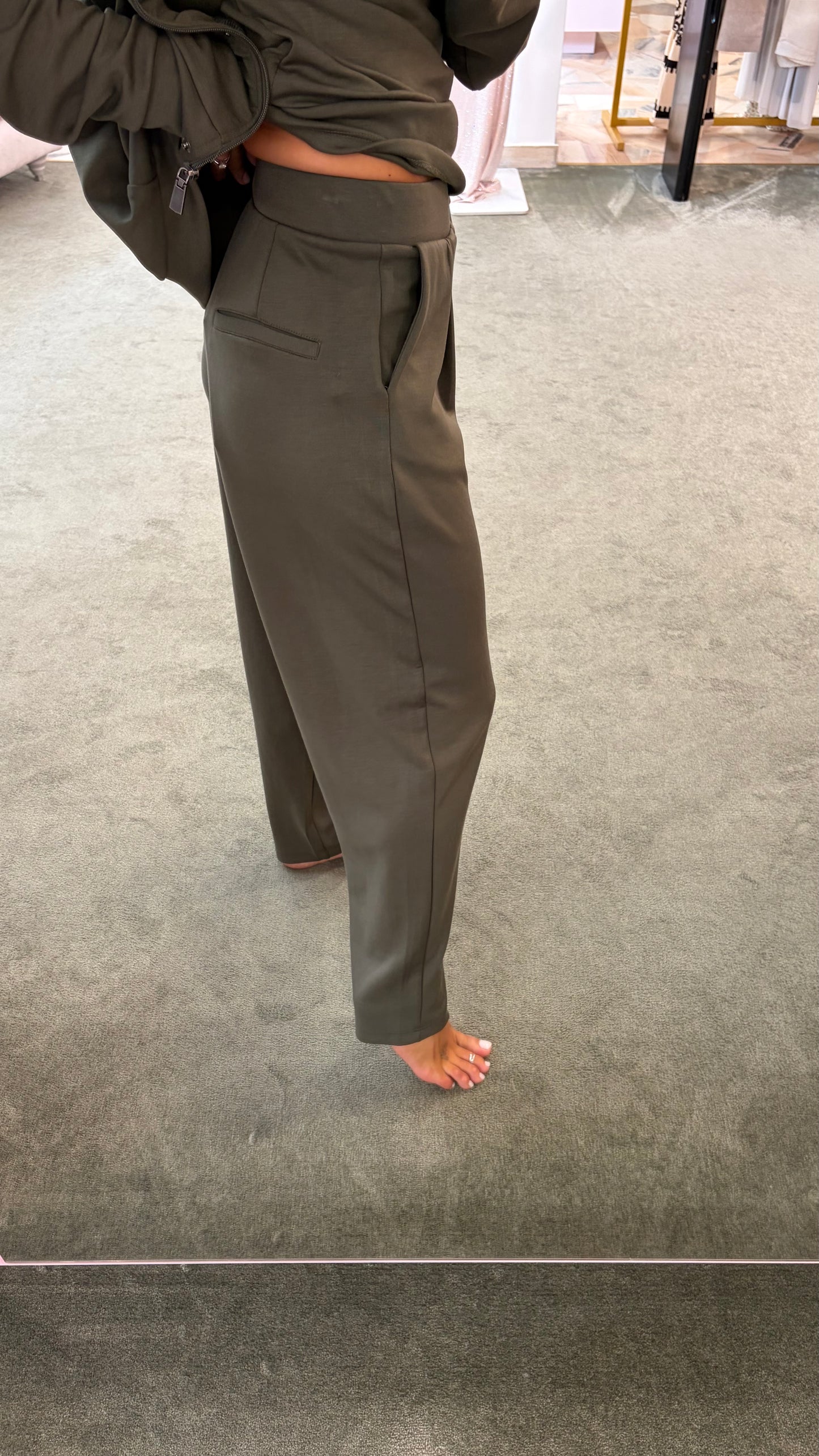 Felpa con zip verde militare in modal sy