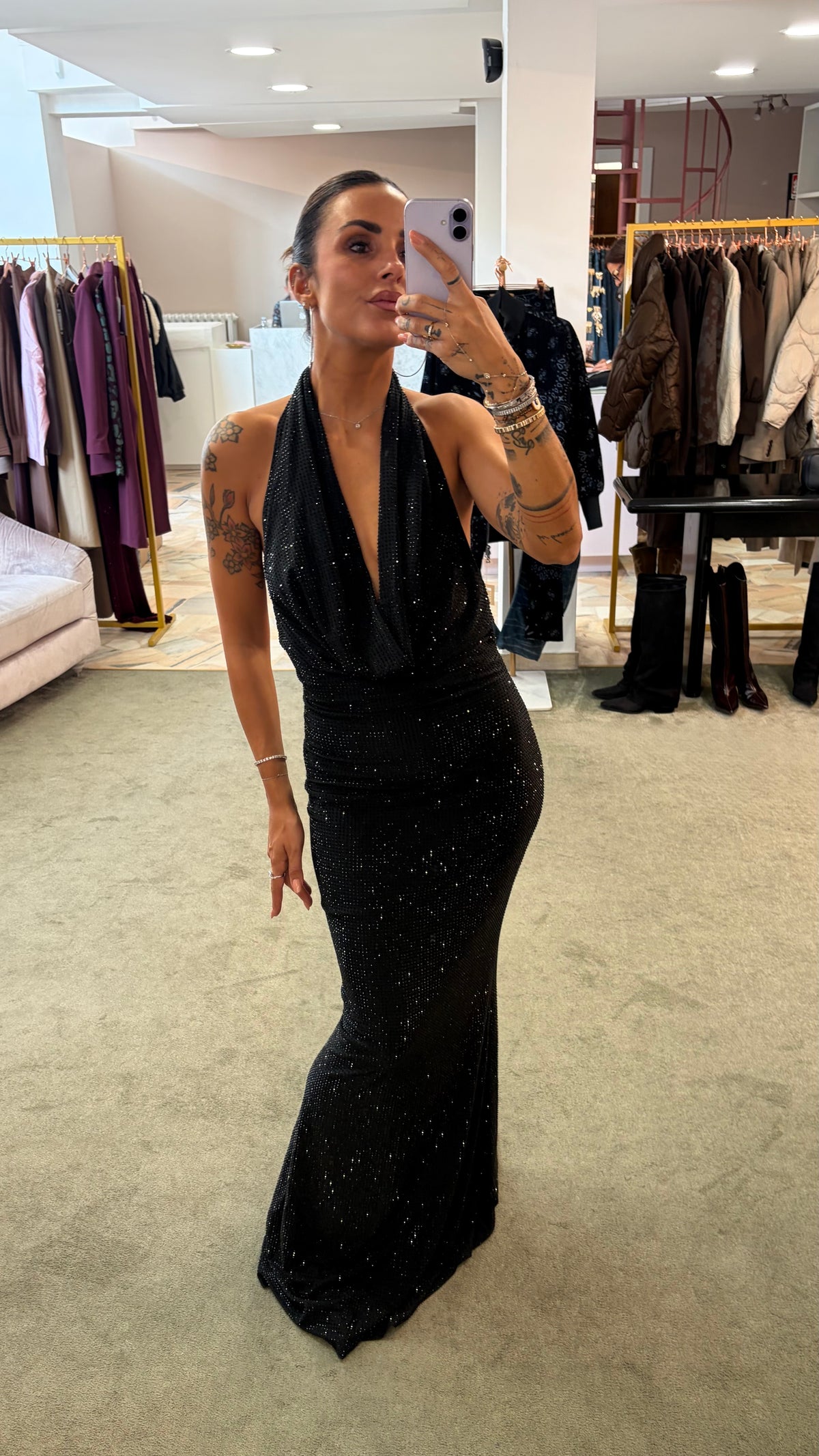 Abito lungo kuta nero a sirena con scollo drappeggiato tw
