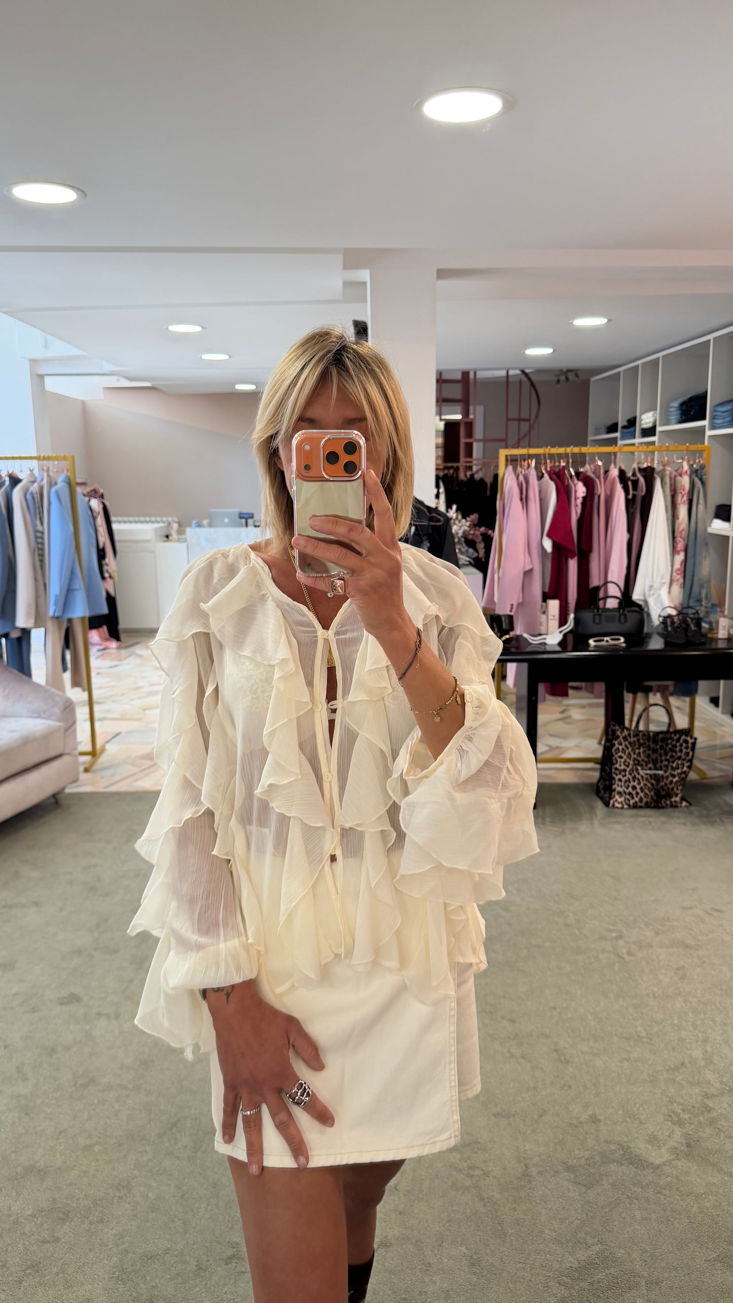 Camicia crema in crepe full volant gl