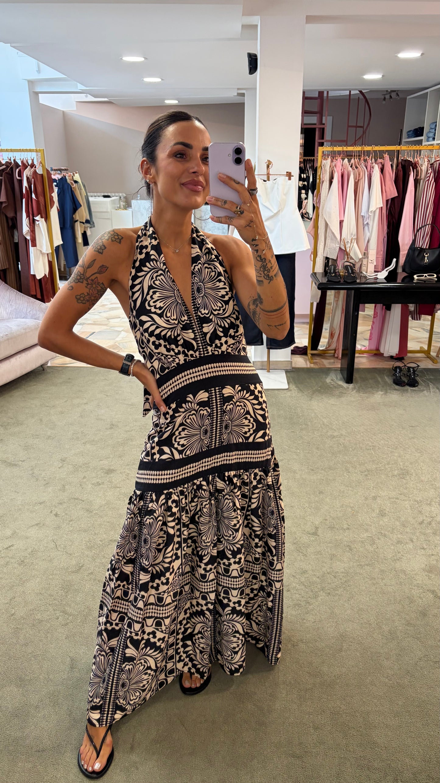 Abito lungo nero e beige fantasia scollo all'americana gl