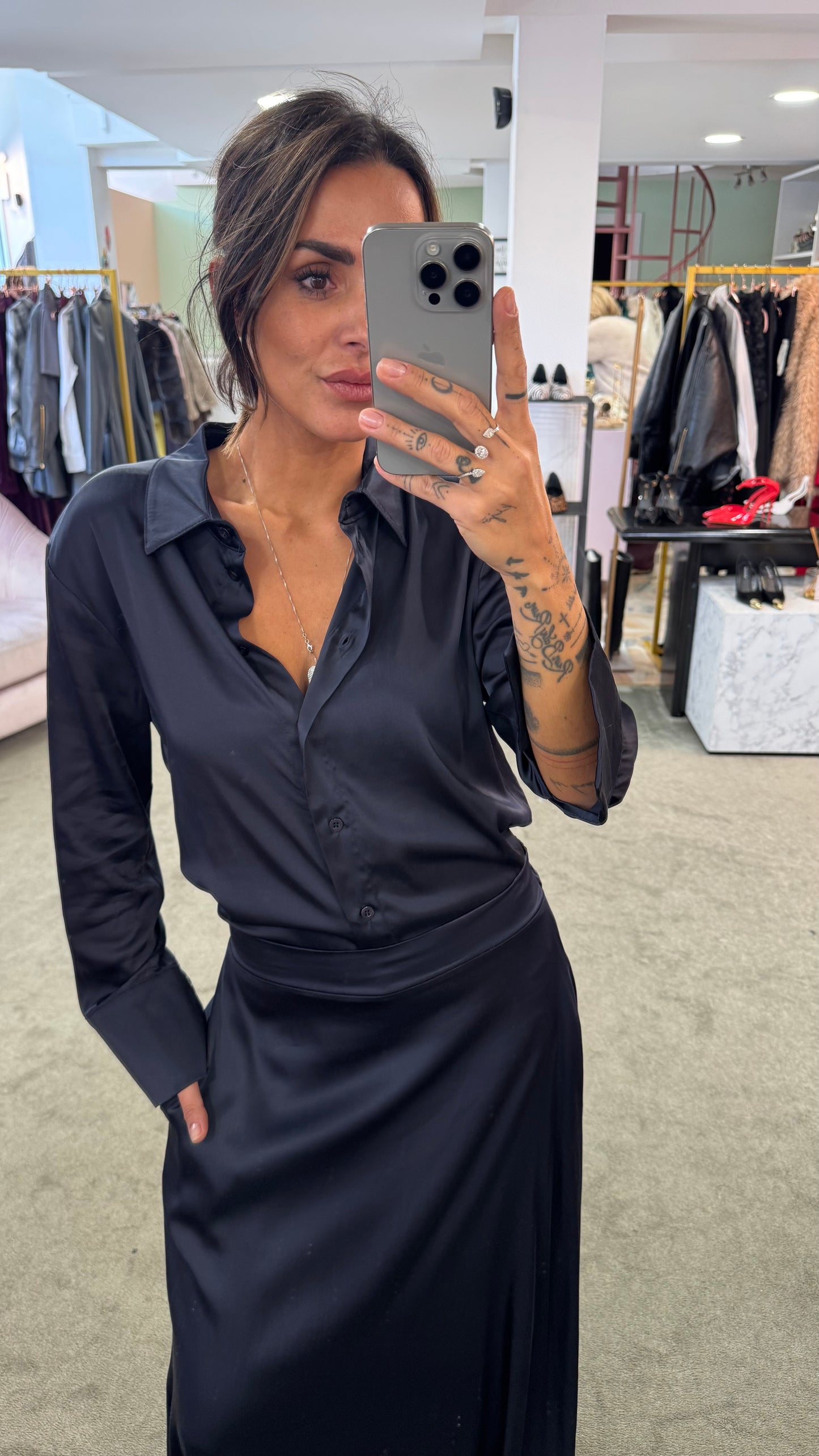 Camicia blu notte effetto satin ay