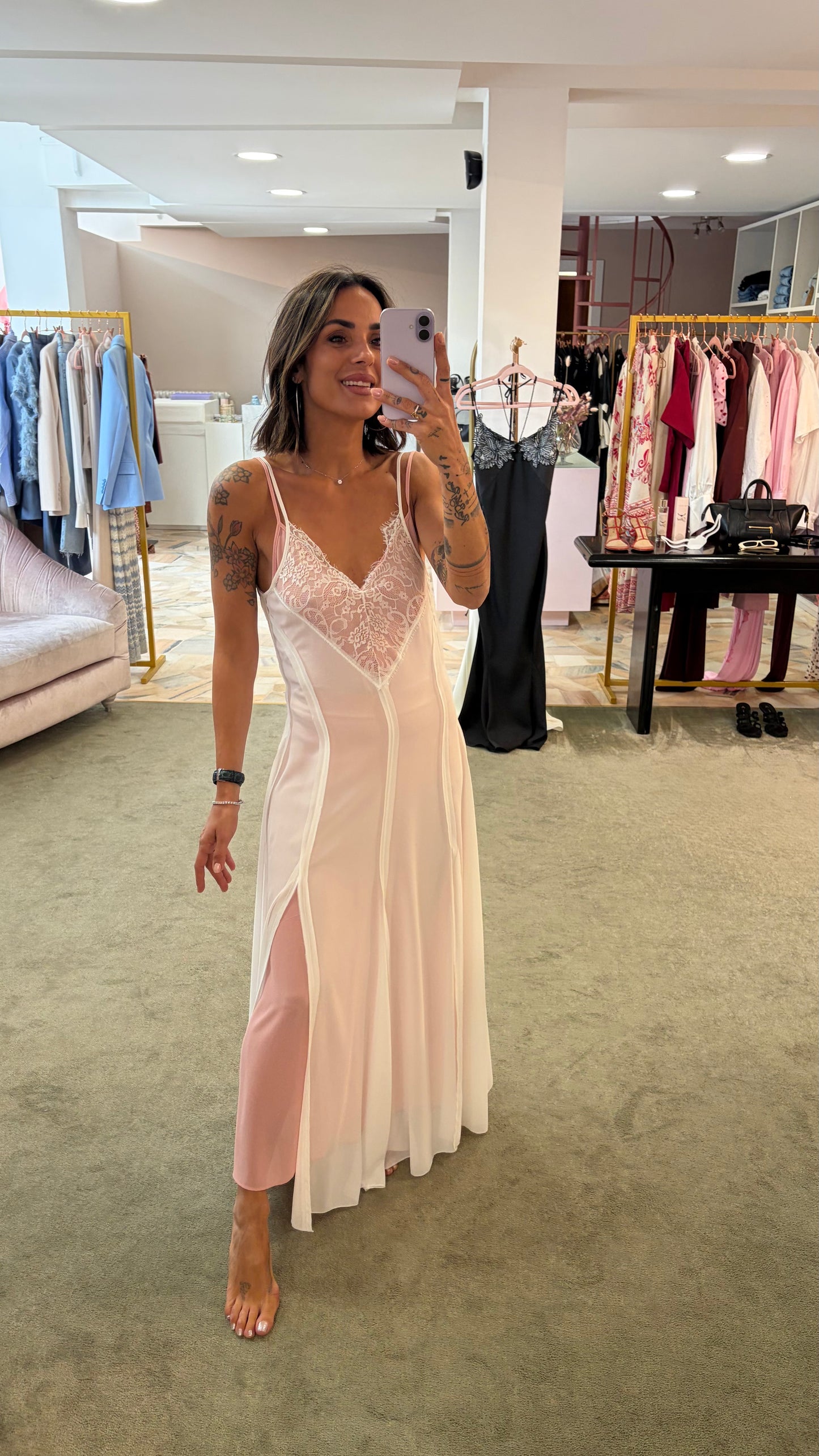 Abito lungo rosa e bianco sottoveste con inserti in pizzo fr