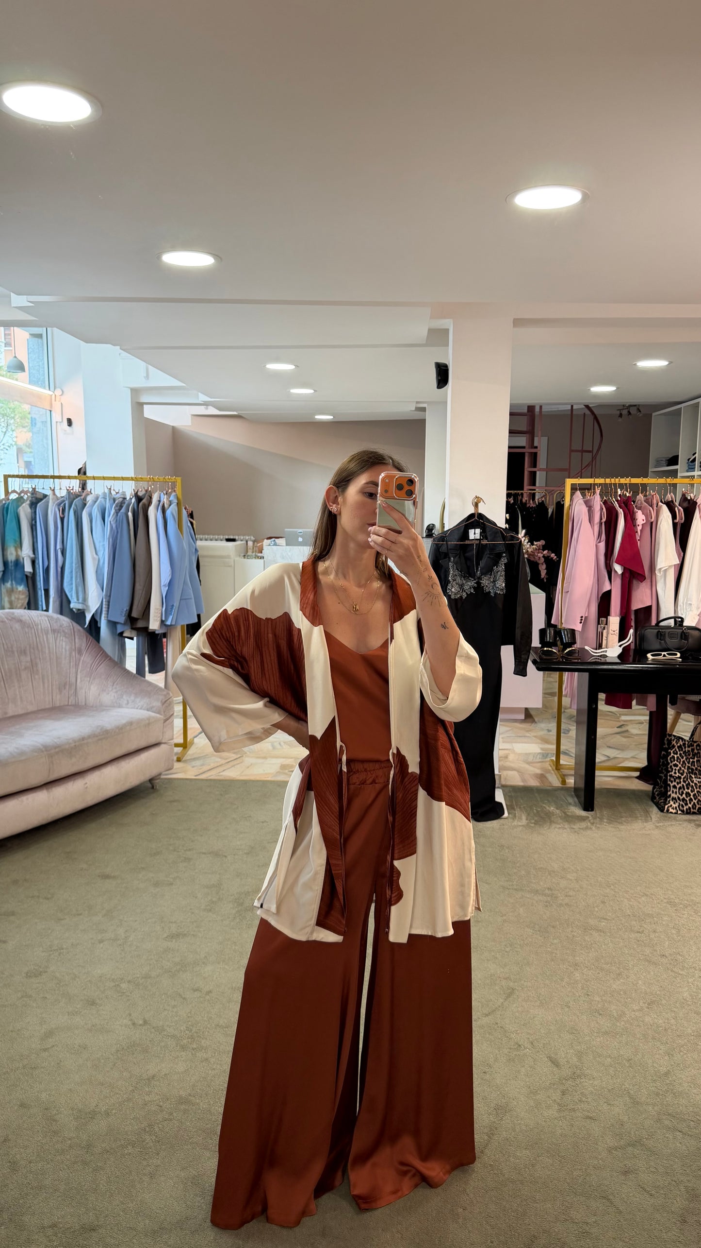 Kimono panna fantasia foglie mattone ay