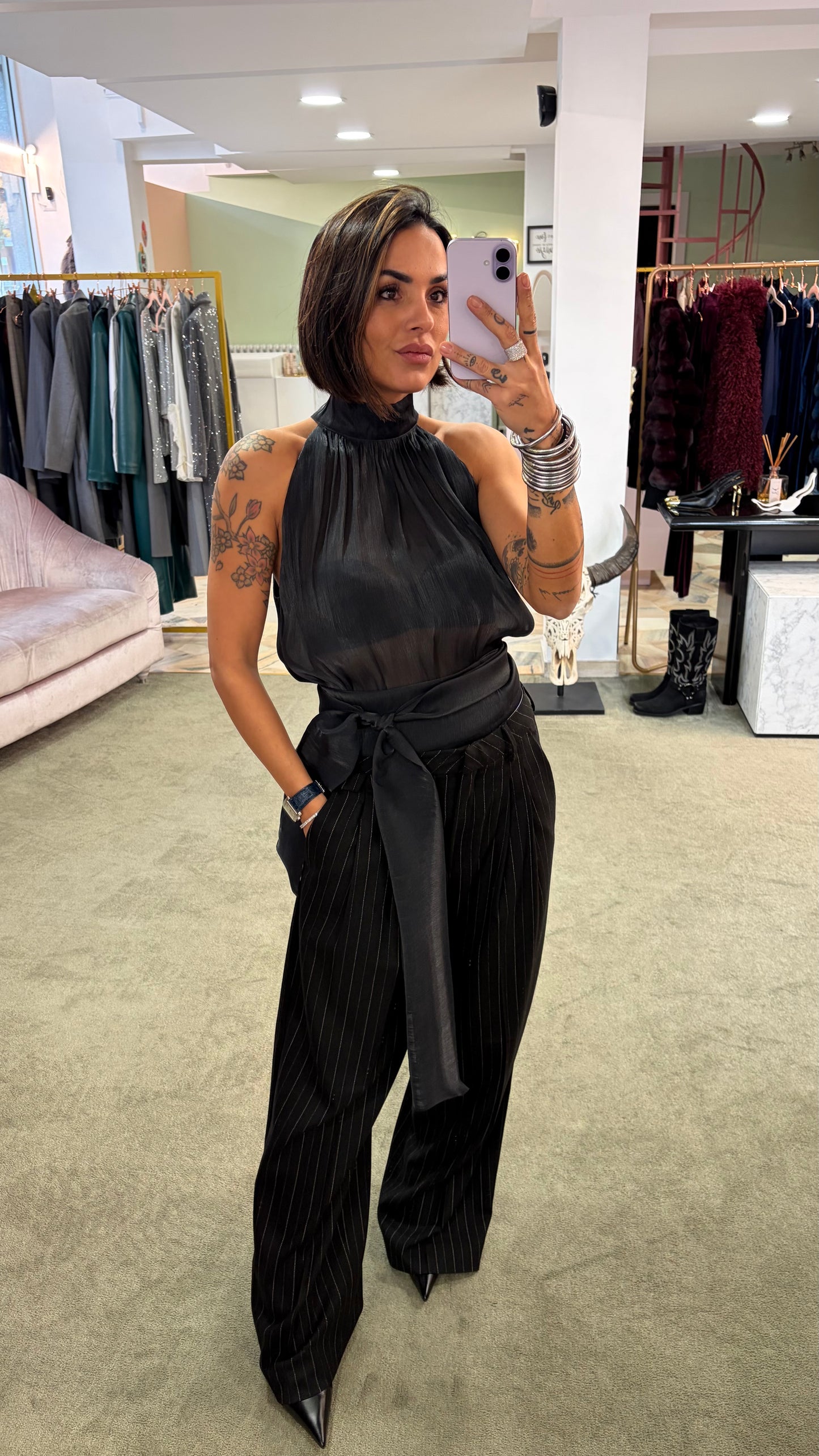 Camicia nera smanicata con sciarpina Actualee