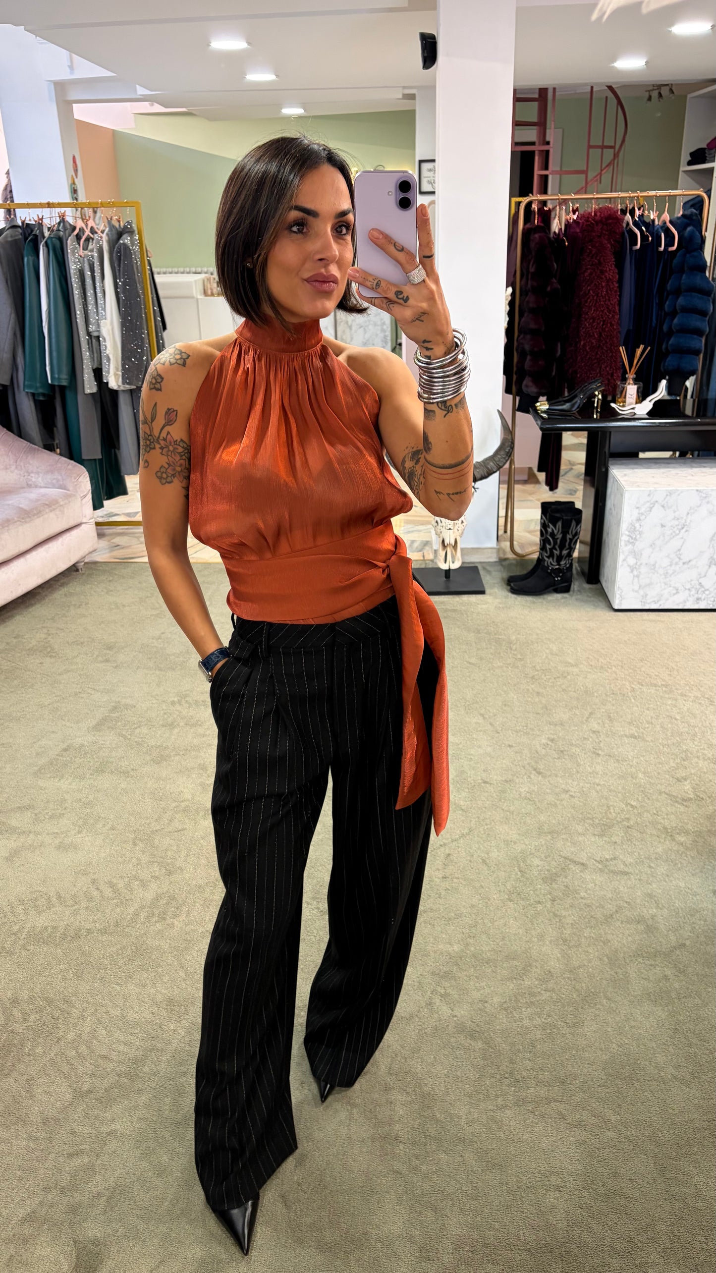 Pantaloni neri gessato con pences misto lana sl