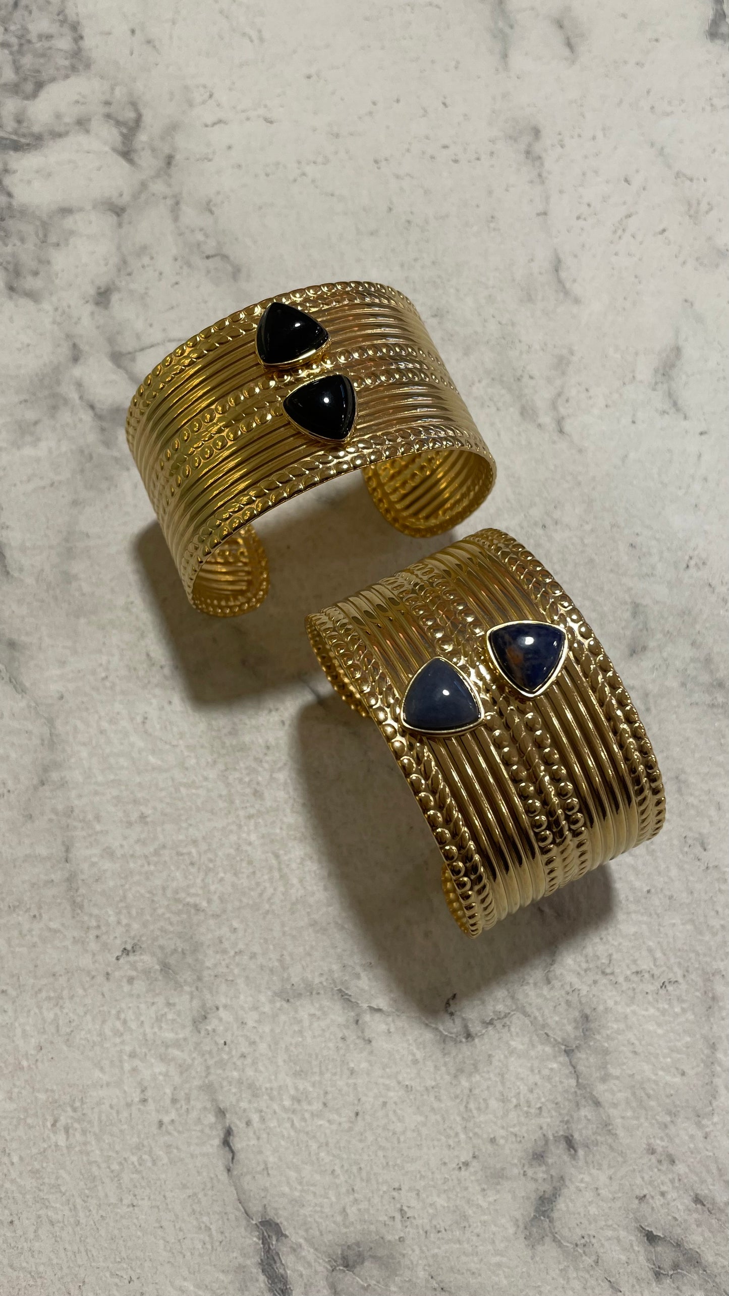 Bracciale oro con pietre blu