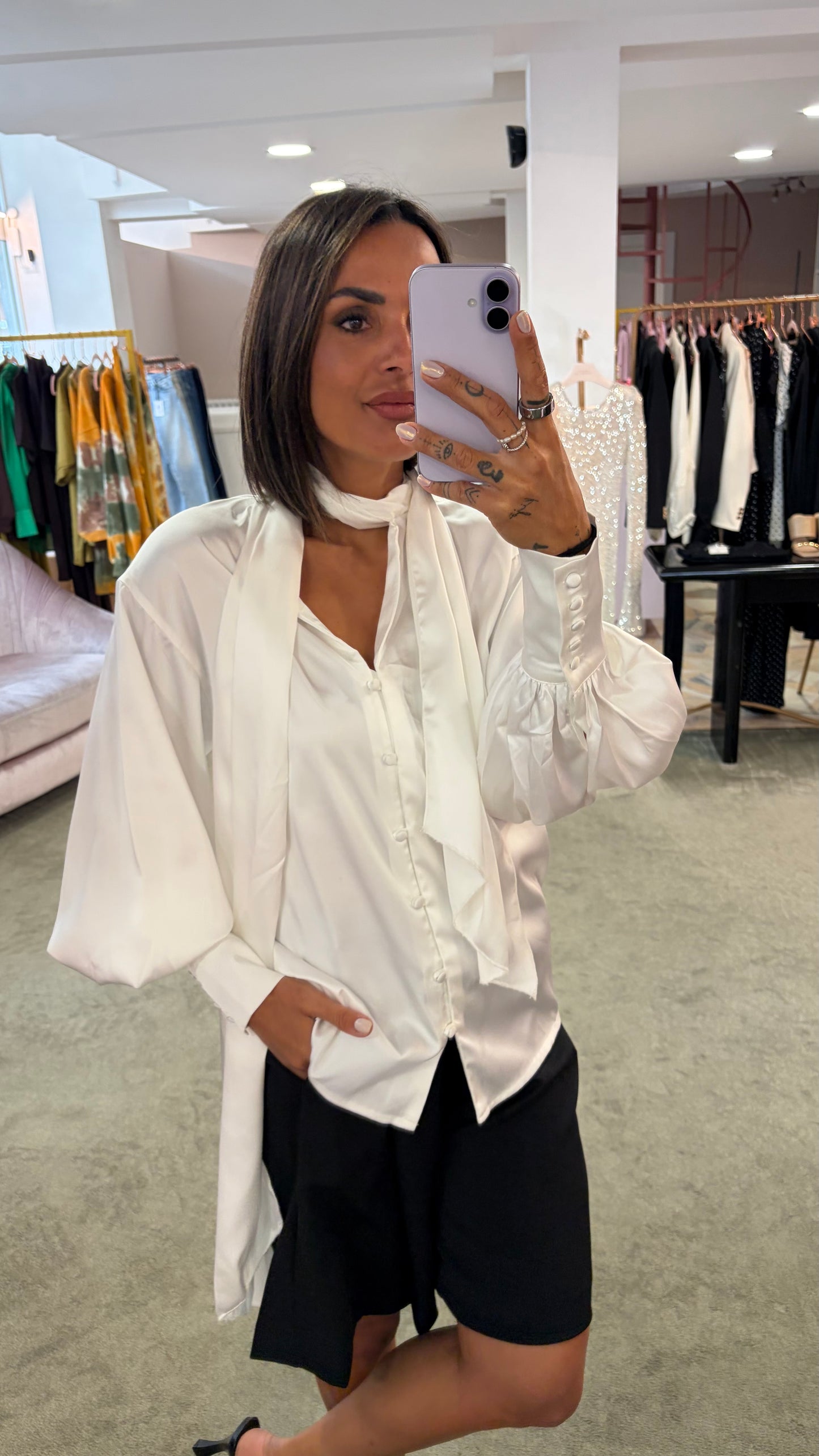 Camicia bianca satin con sciarpina gl